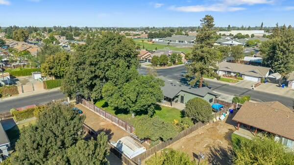 1987 W Orange Ave, Porterville, CA 93257