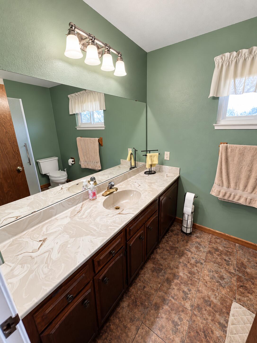 15017 El Rancho Ave, Visalia, CA 93292