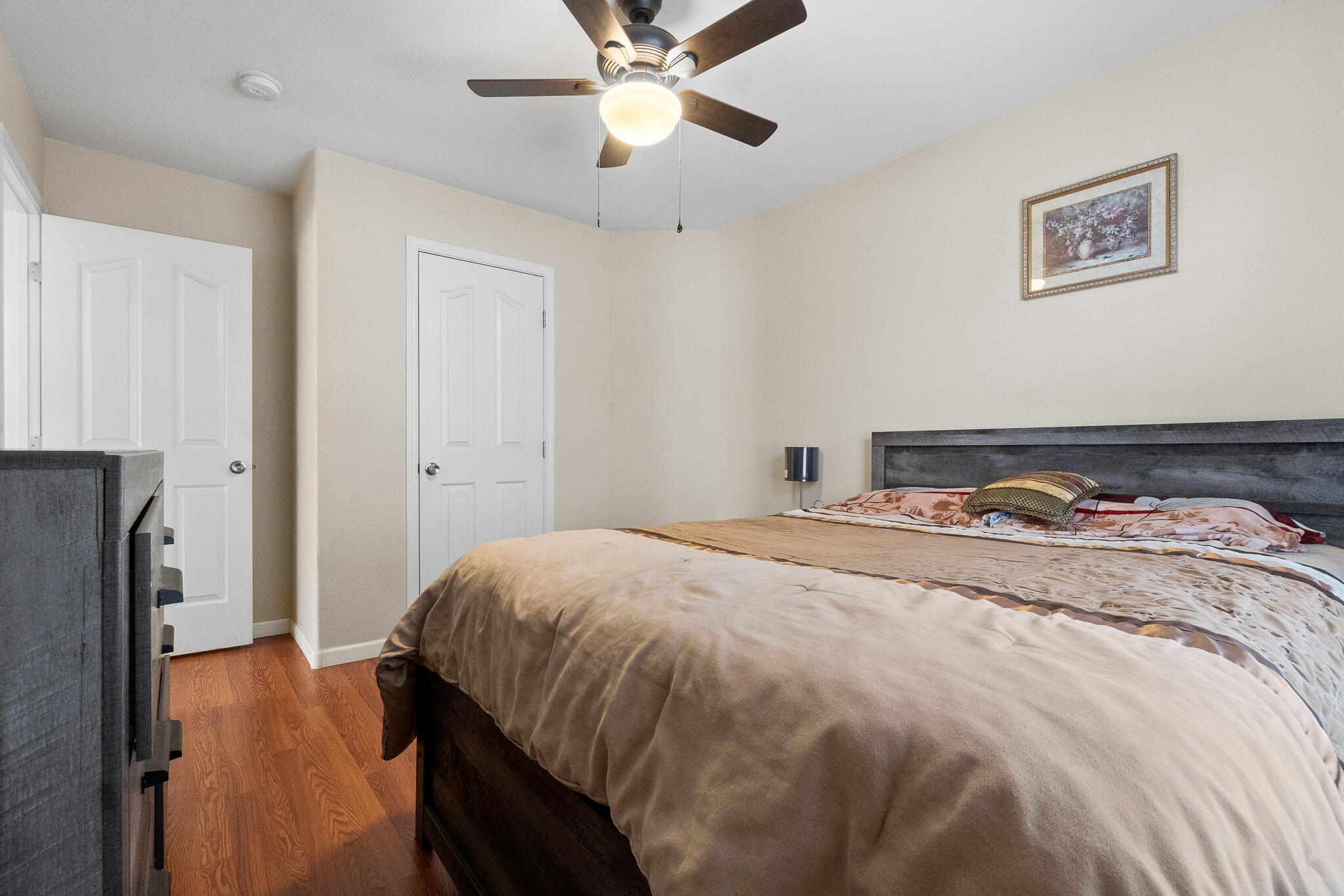1700 N Rio Vista Ct, Visalia, CA 93292