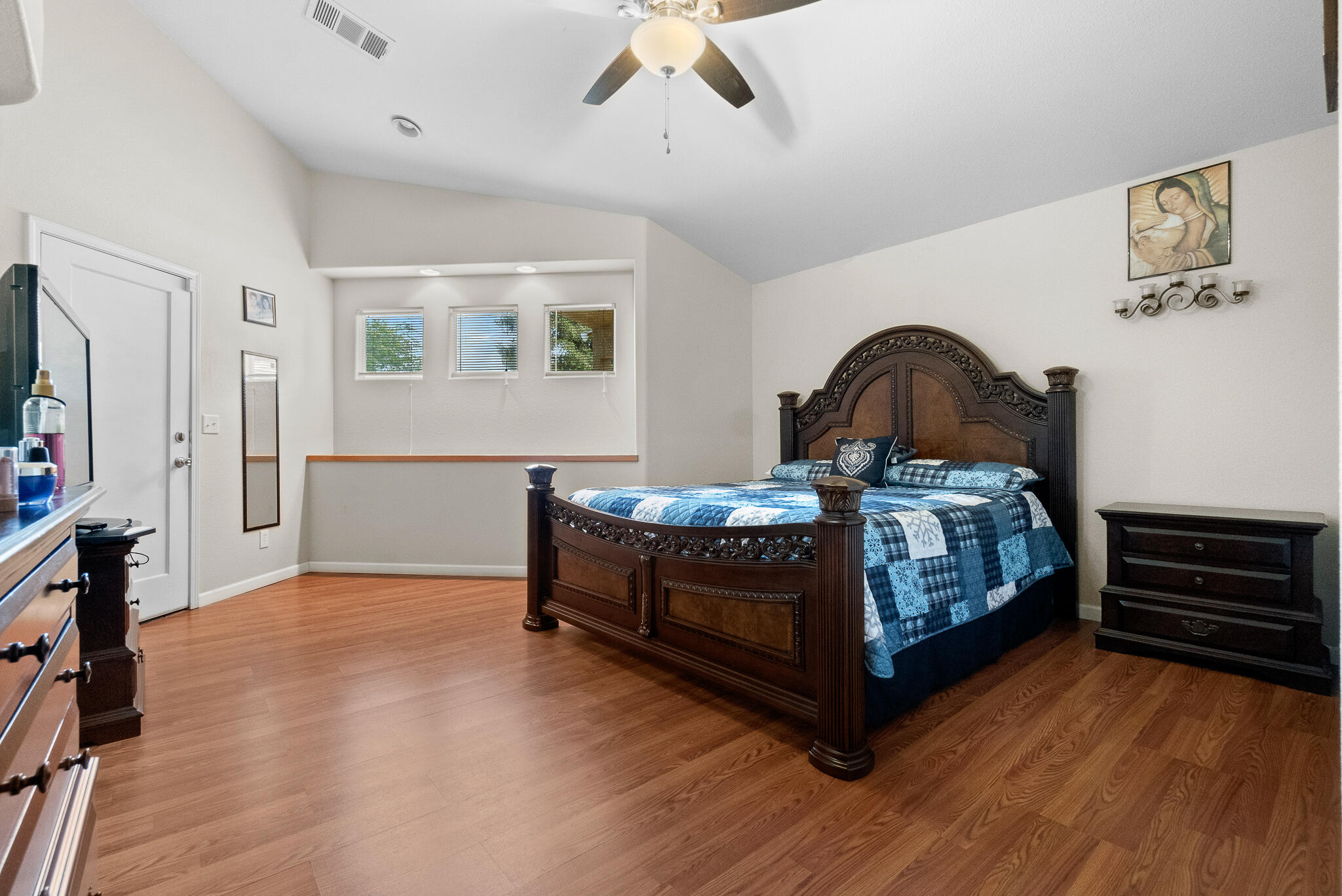 1700 N Rio Vista Ct, Visalia, CA 93292