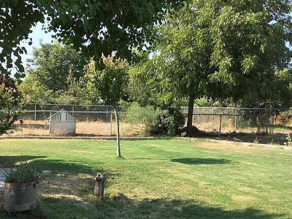 12261 Avenue 322, Visalia, CA 93291