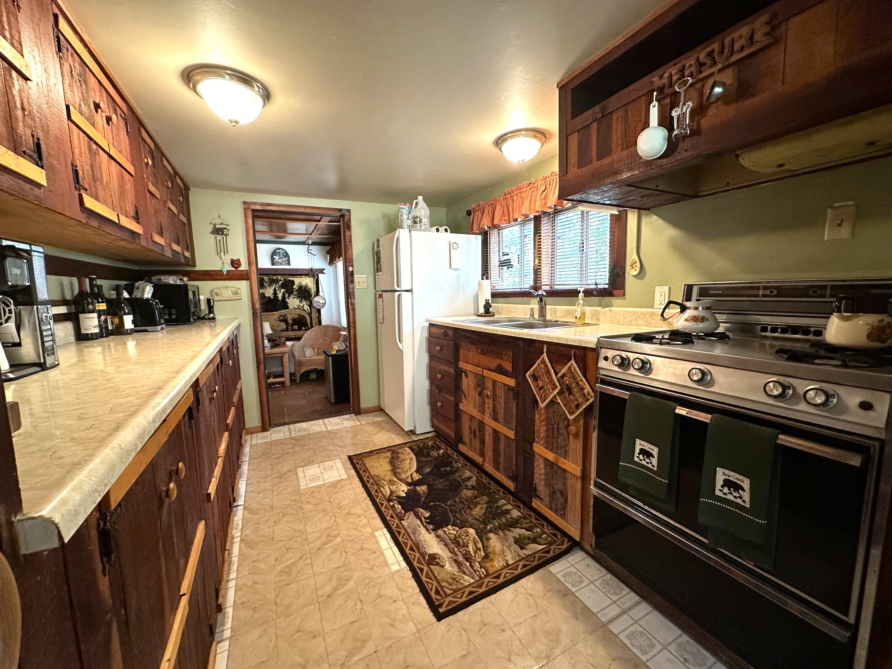 356 Cedar Brk Trl, California Hot Springs, CA 93207