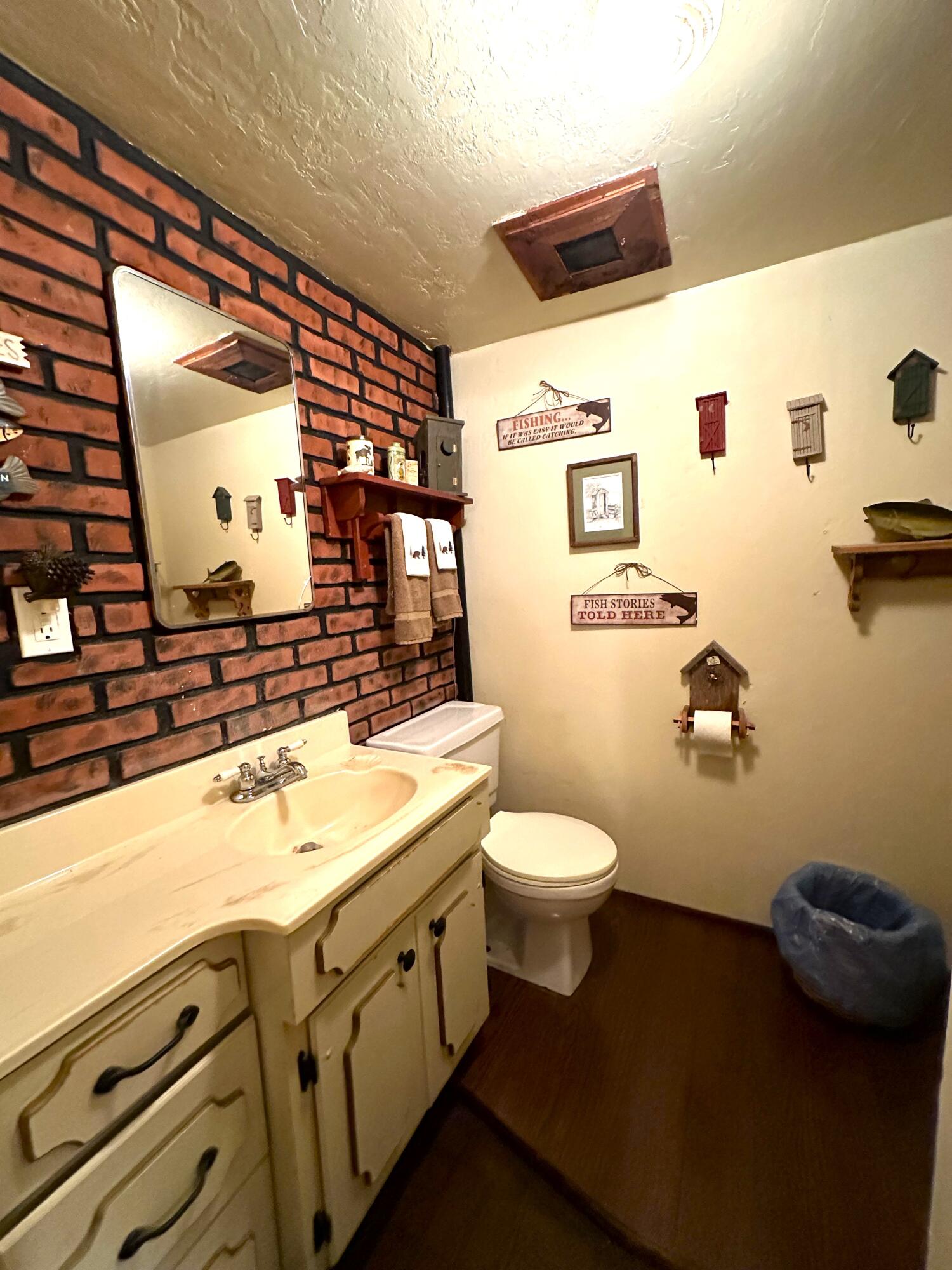 356 Cedar Brk Trl, California Hot Springs, CA 93207