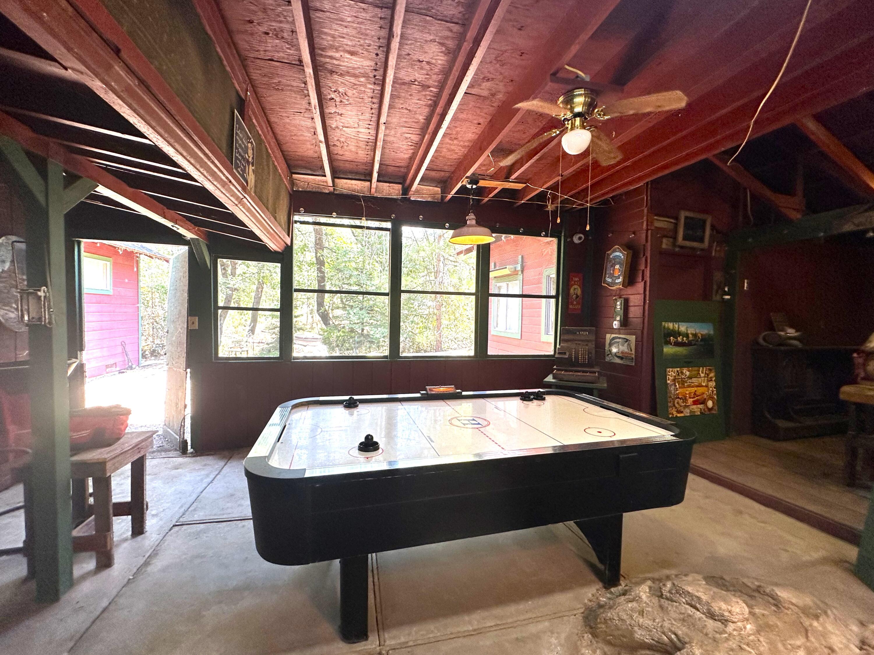 356 Cedar Brk Trl, California Hot Springs, CA 93207