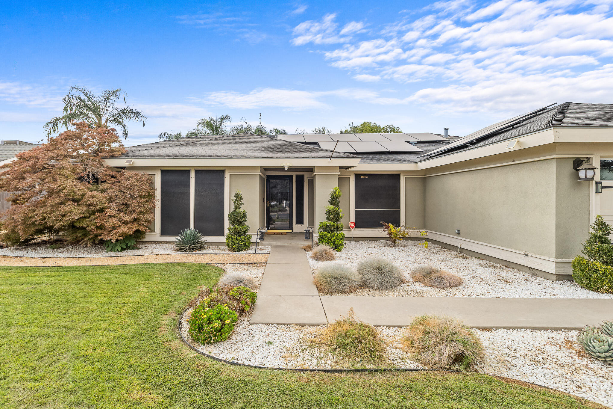 2131 S Hall St, Visalia, CA 93277