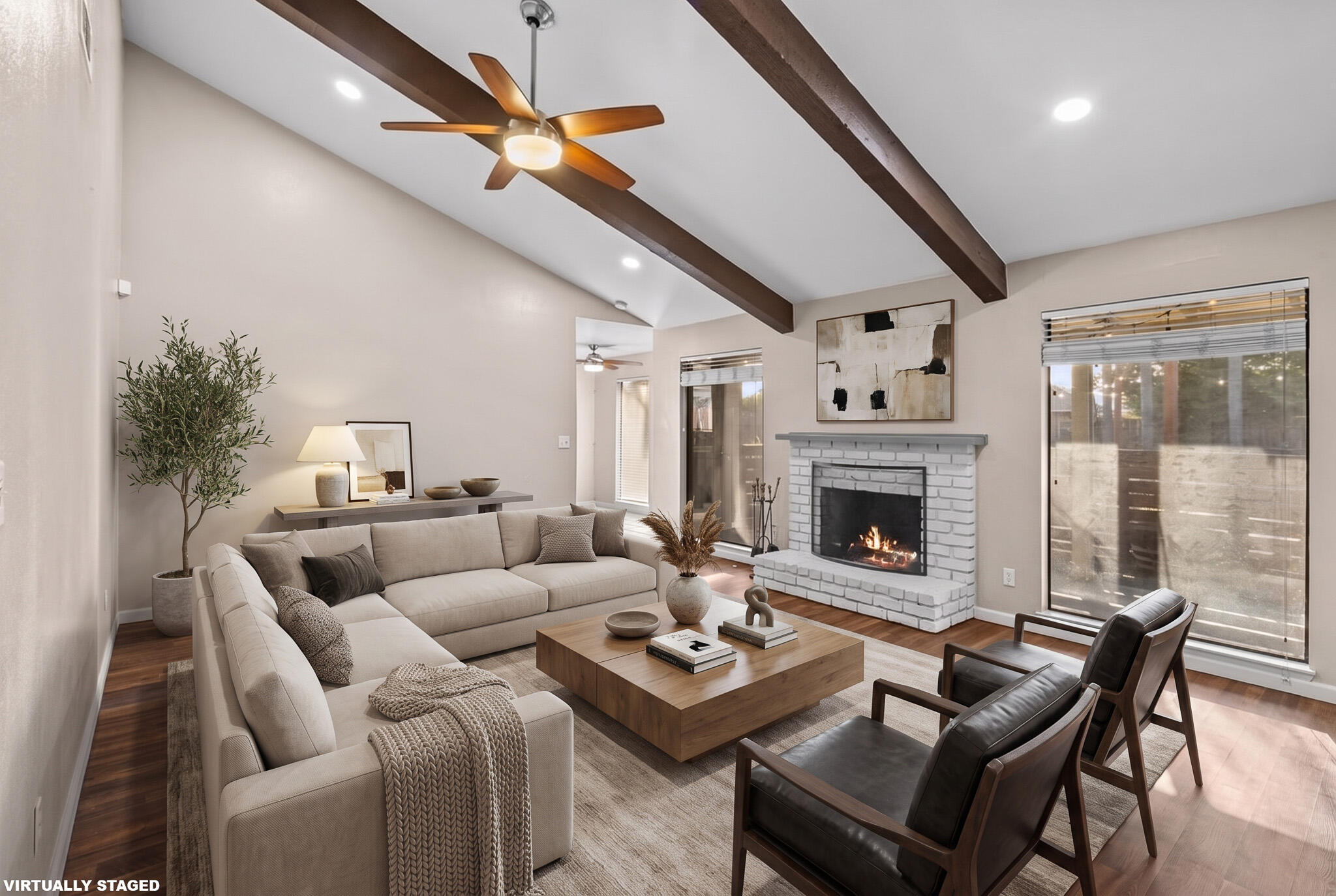 2131 S Hall St, Visalia, CA 93277