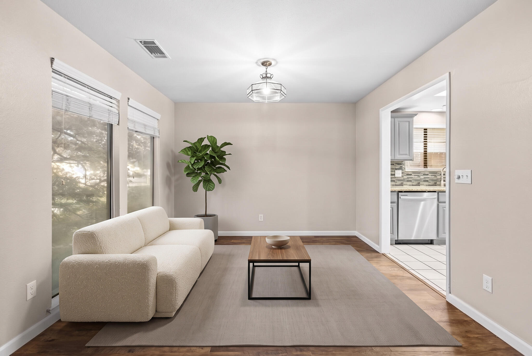 2131 S Hall St, Visalia, CA 93277