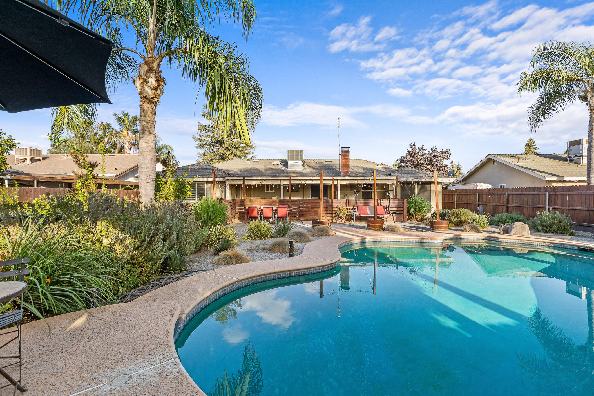 2131 S Hall St, Visalia, CA 93277
