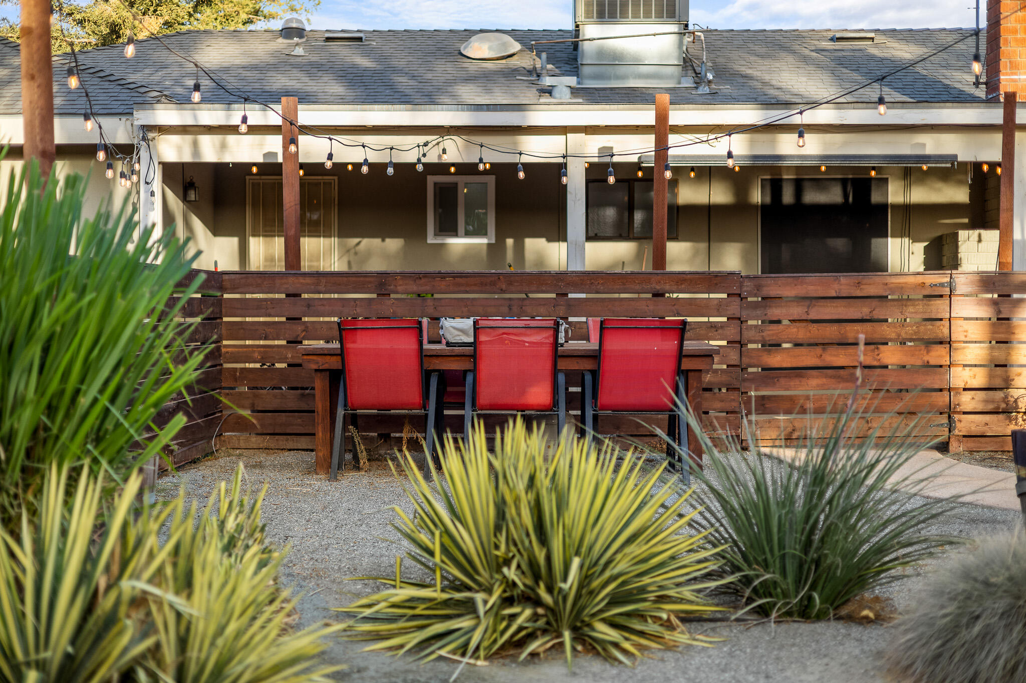 2131 S Hall St, Visalia, CA 93277