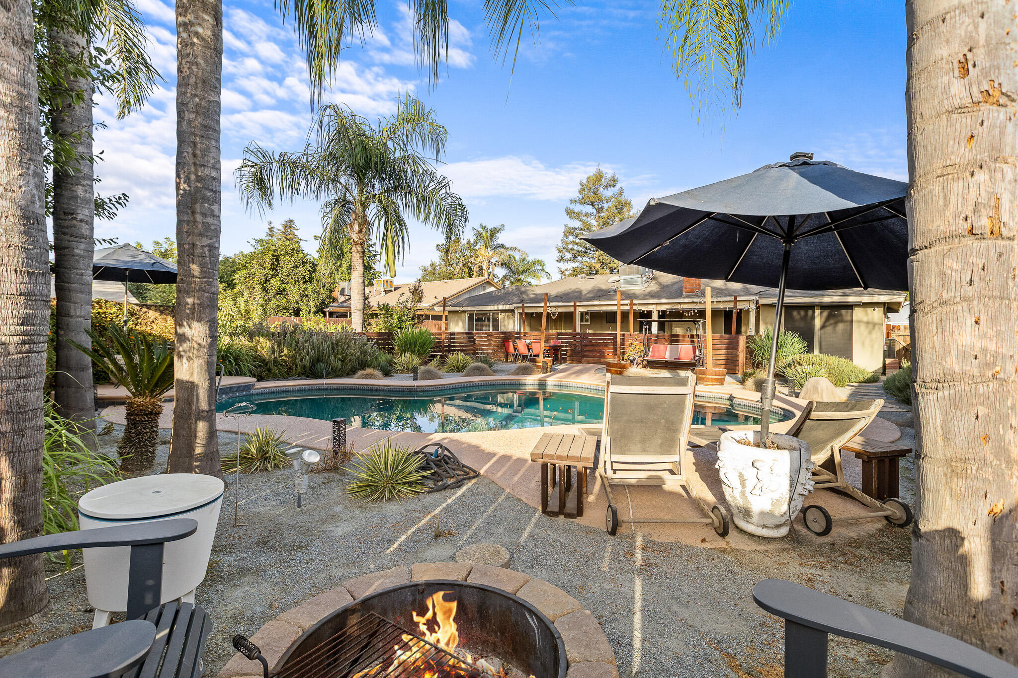 2131 S Hall St, Visalia, CA 93277