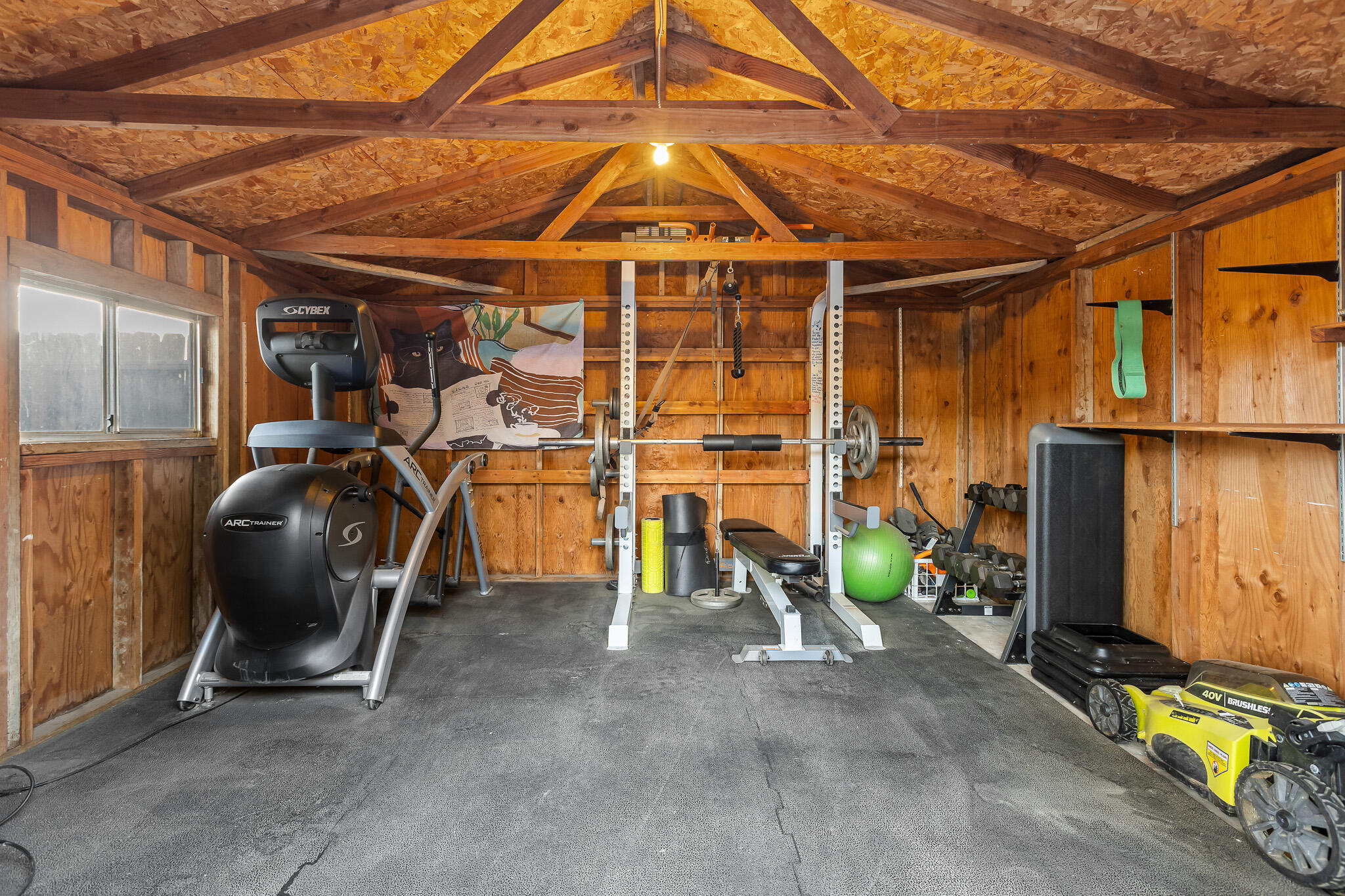 2131 S Hall St, Visalia, CA 93277