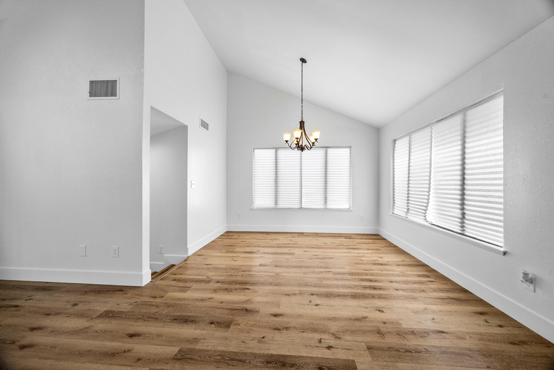1112 N Scenic Dr, Porterville, CA 93257