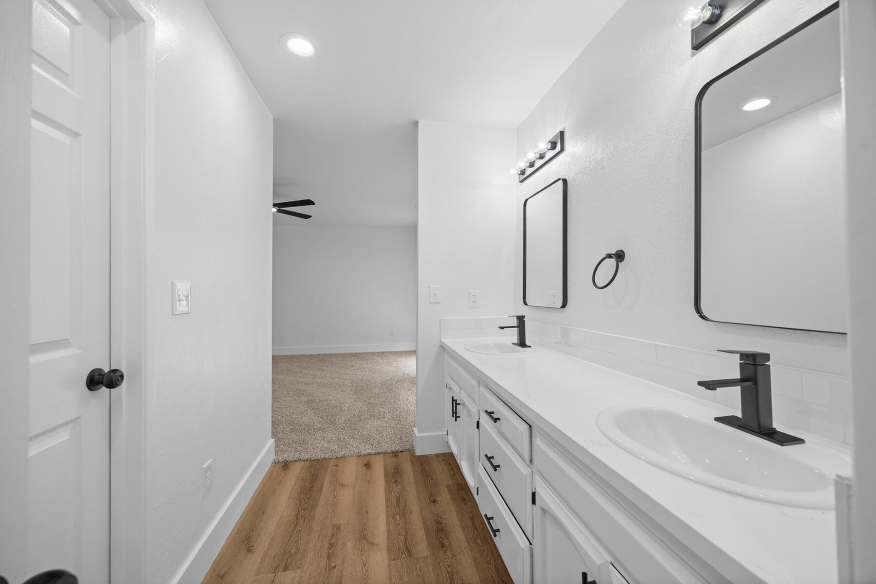 1112 N Scenic Dr, Porterville, CA 93257