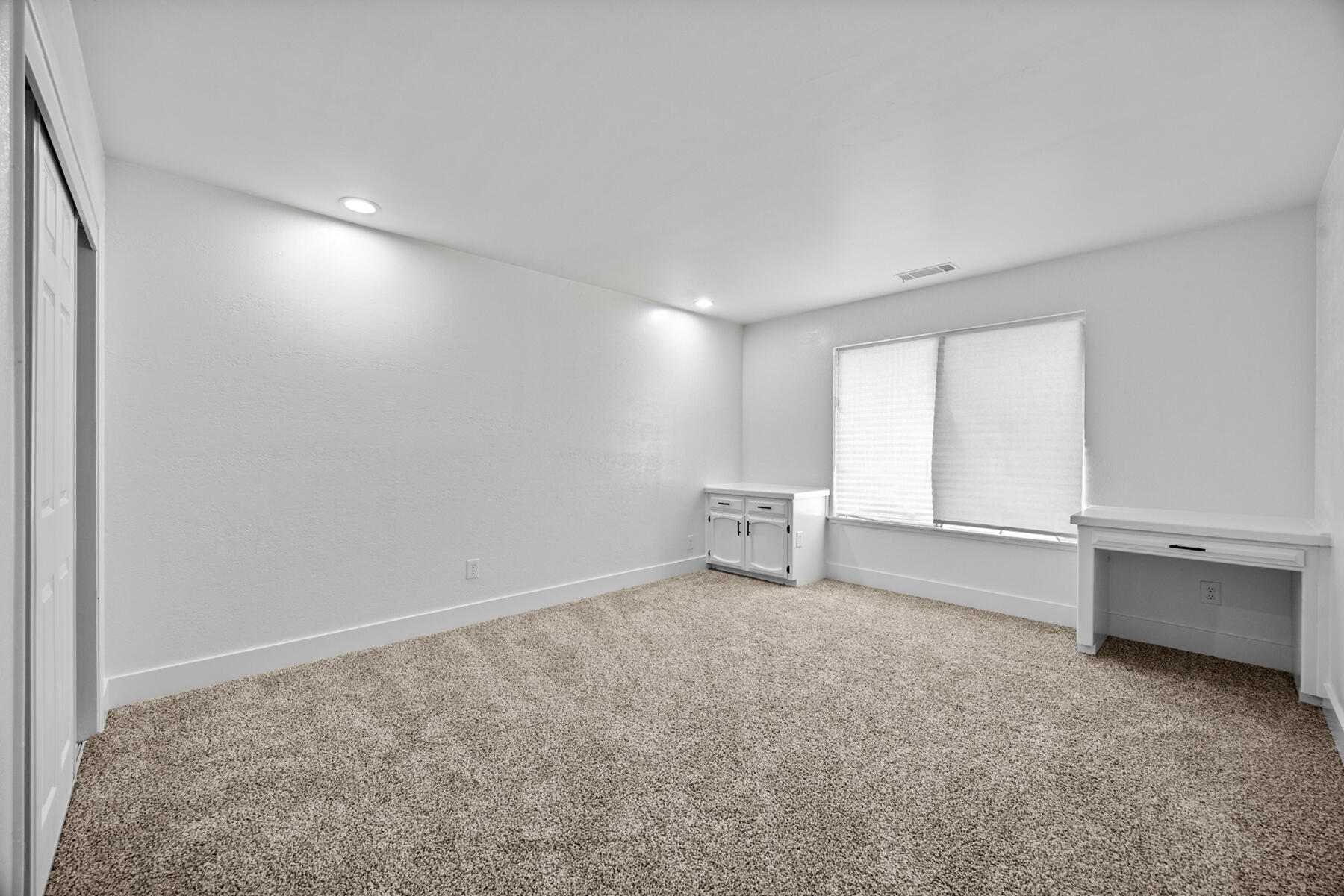 1112 N Scenic Dr, Porterville, CA 93257