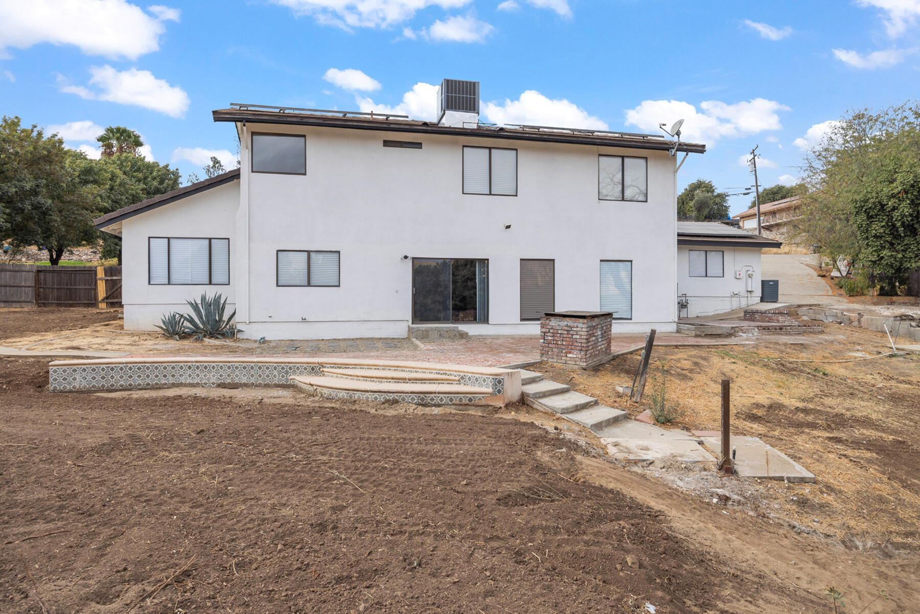 1112 N Scenic Dr, Porterville, CA 93257