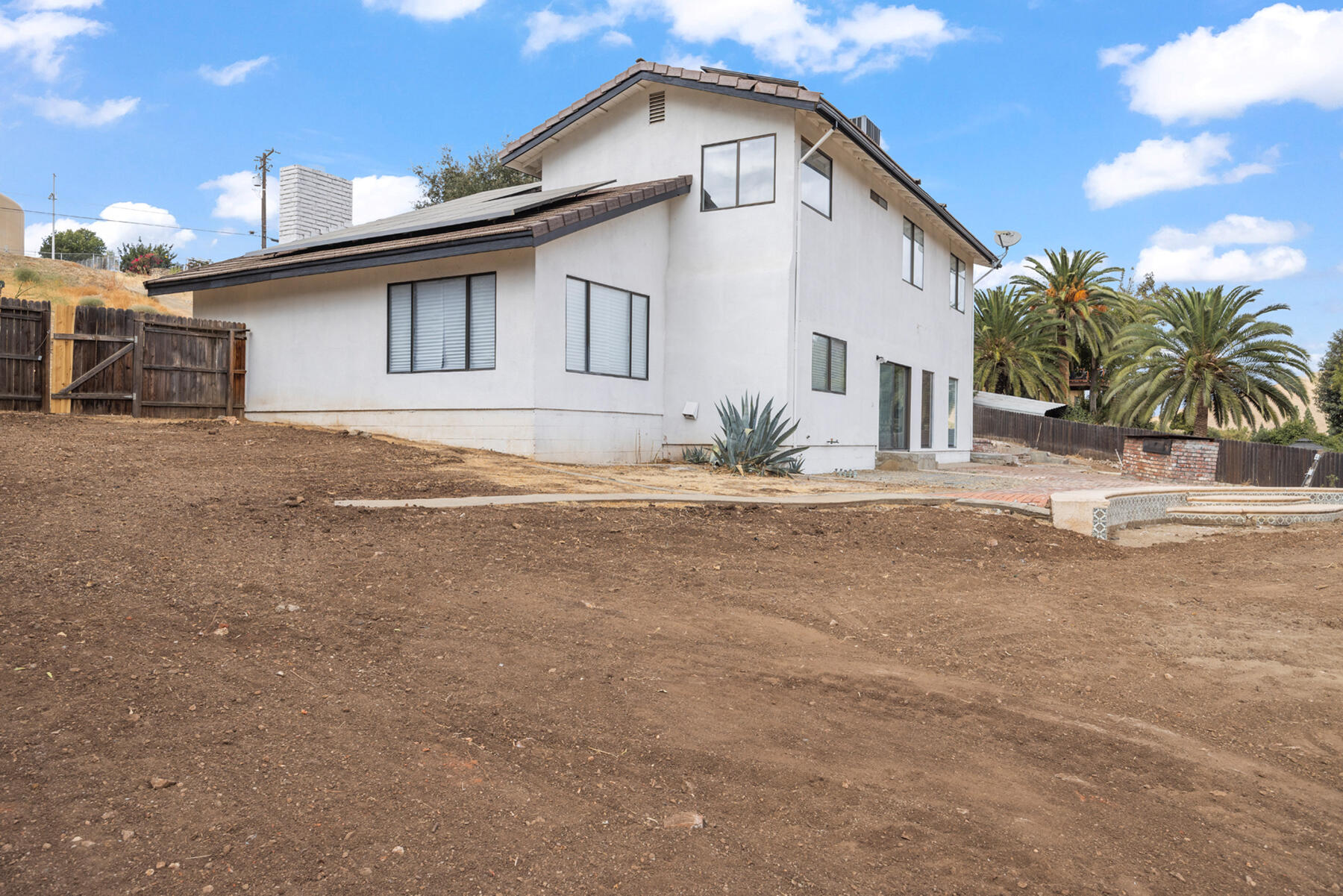 1112 N Scenic Dr, Porterville, CA 93257