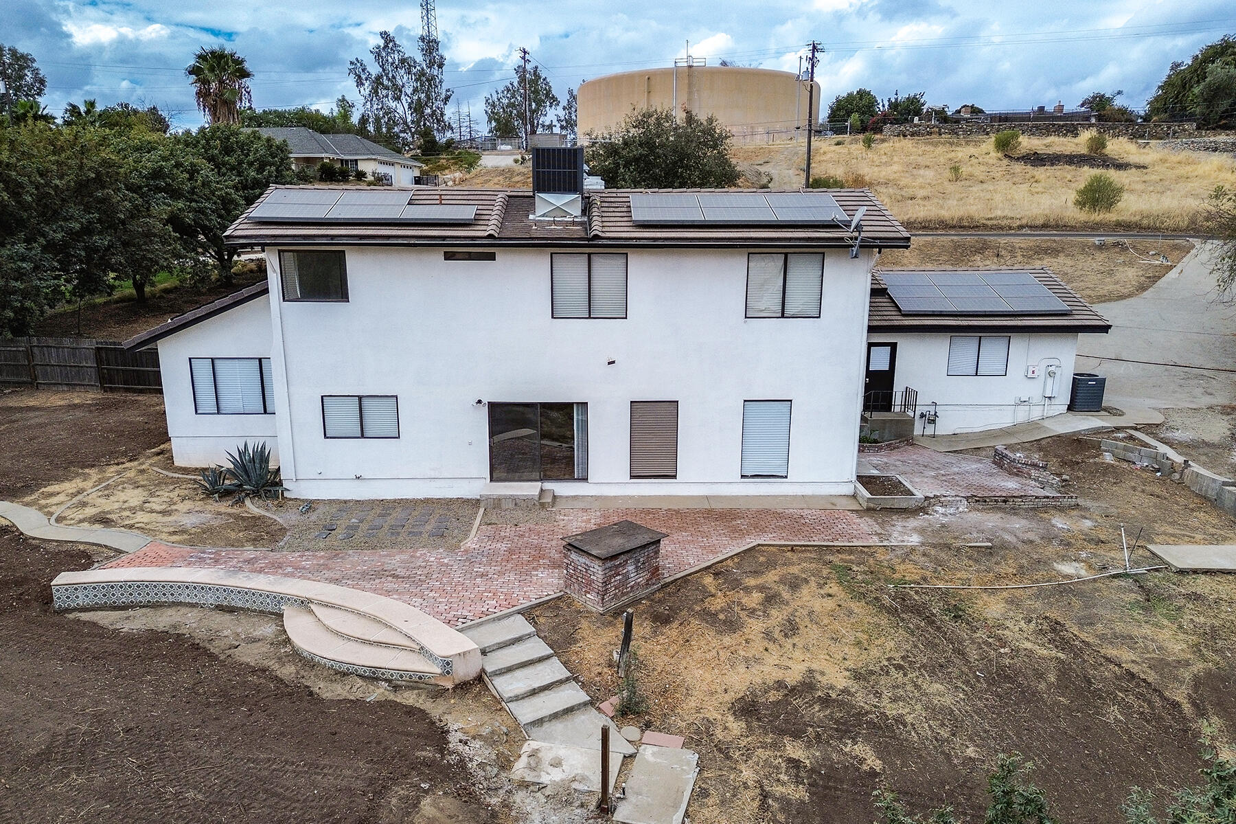 1112 N Scenic Dr, Porterville, CA 93257