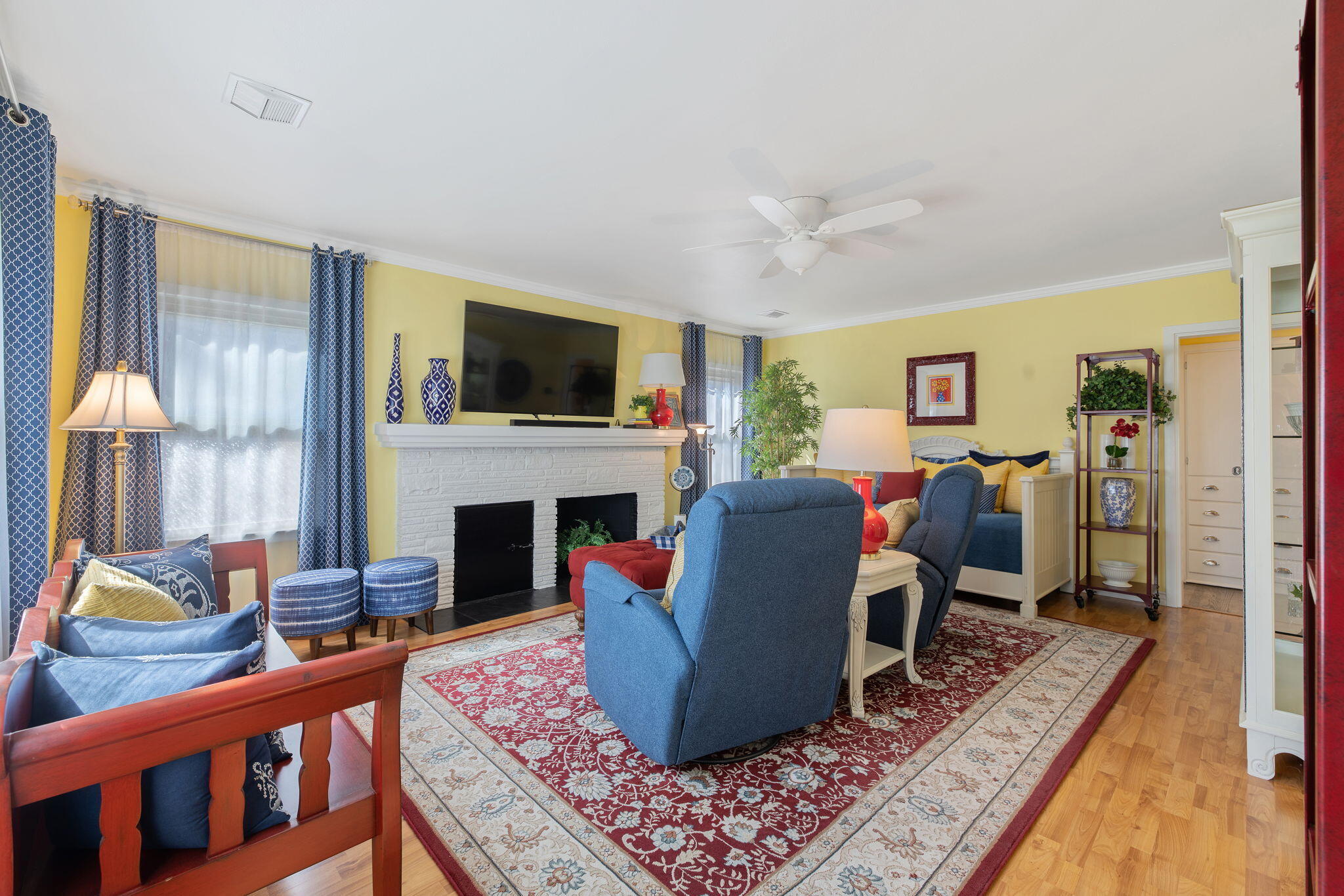 308 Sycamore Dr, Exeter, CA 93221
