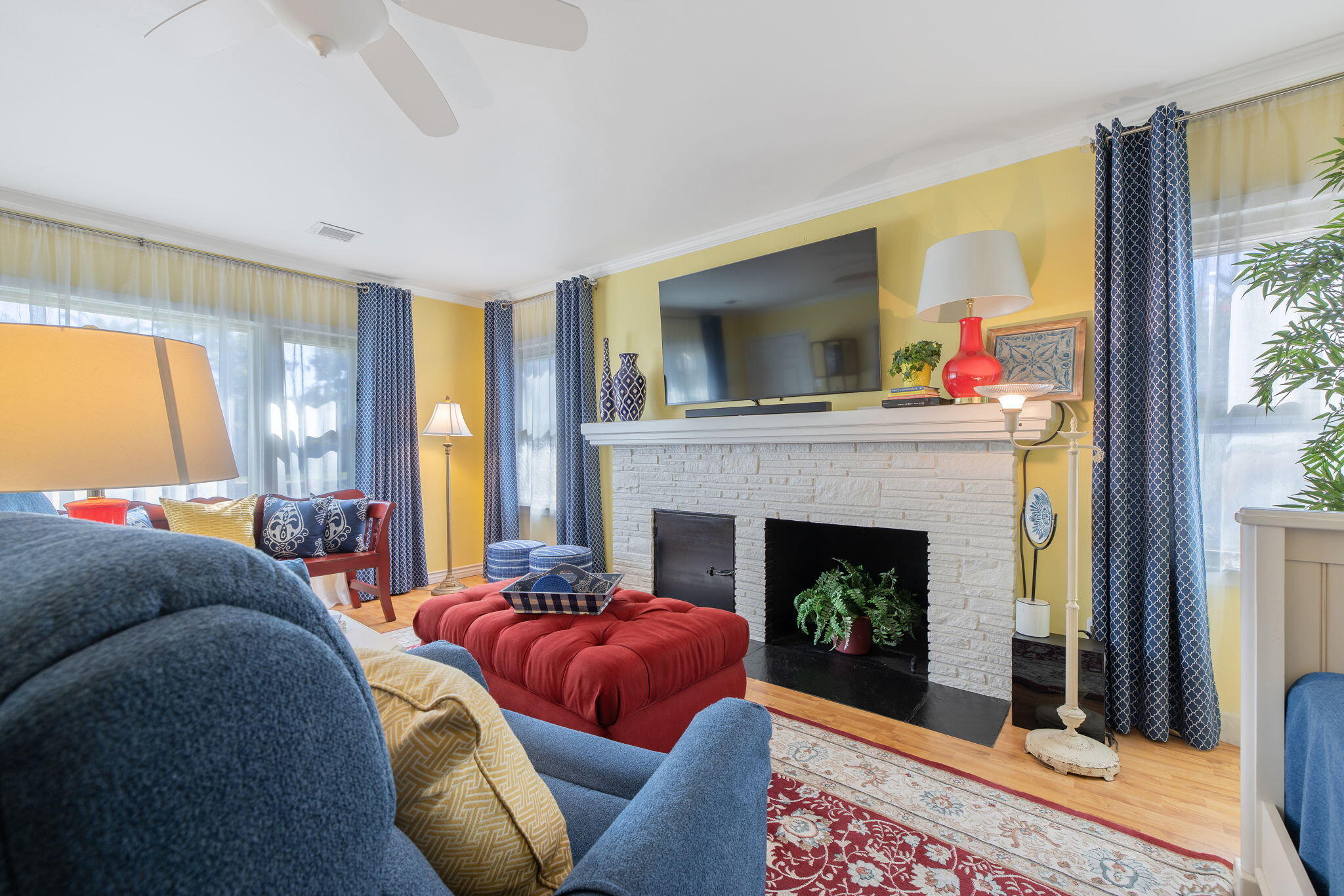 308 Sycamore Dr, Exeter, CA 93221