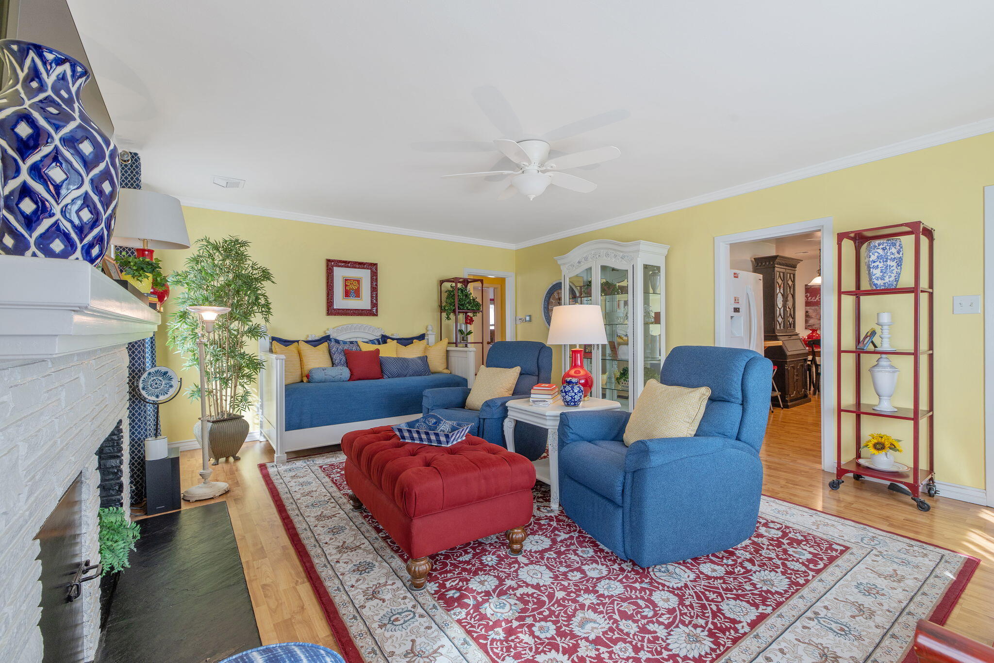 308 Sycamore Dr, Exeter, CA 93221