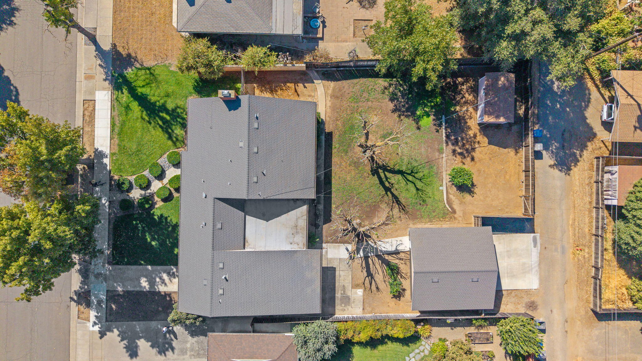 308 Sycamore Dr, Exeter, CA 93221