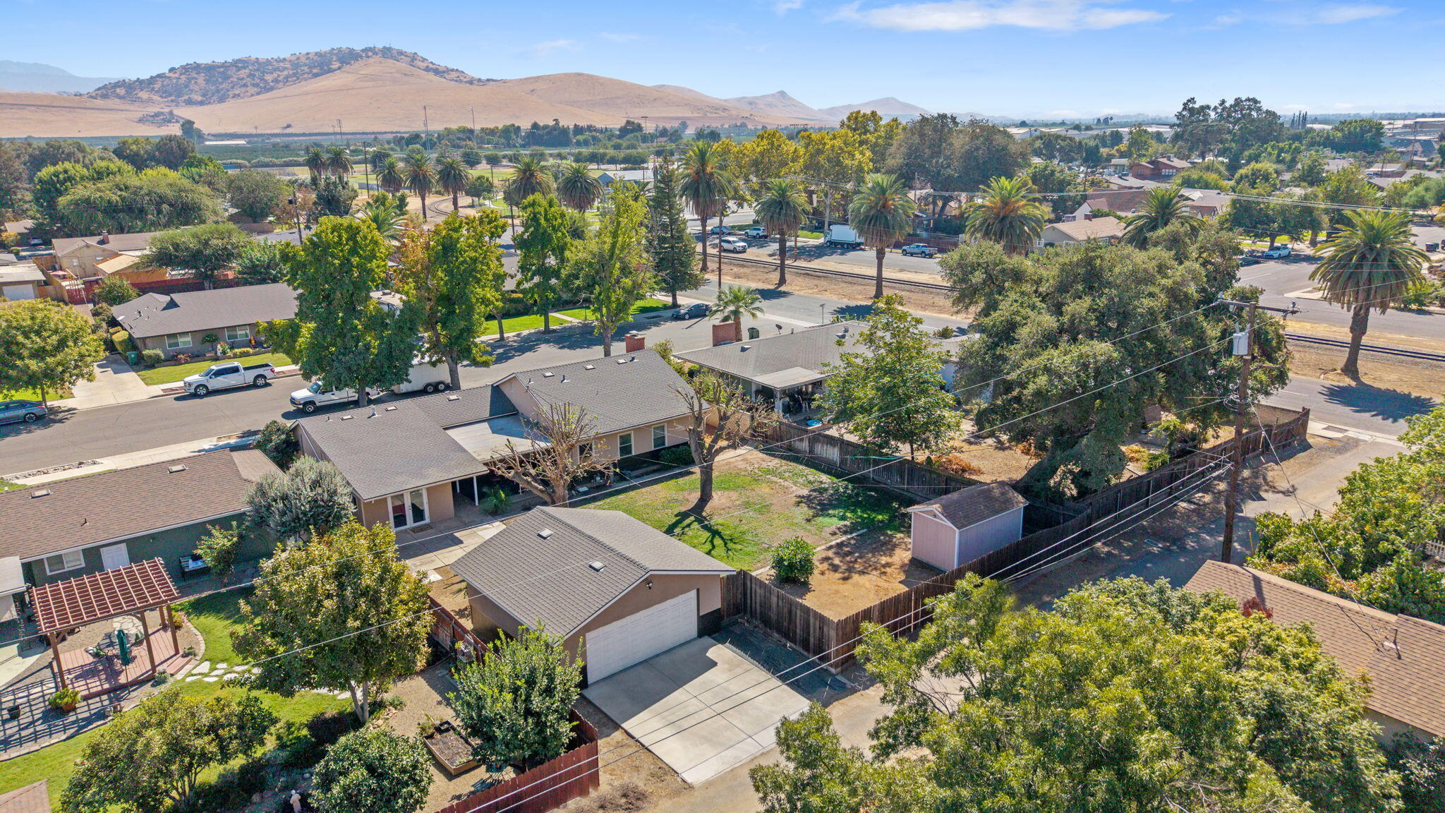 308 Sycamore Dr, Exeter, CA 93221