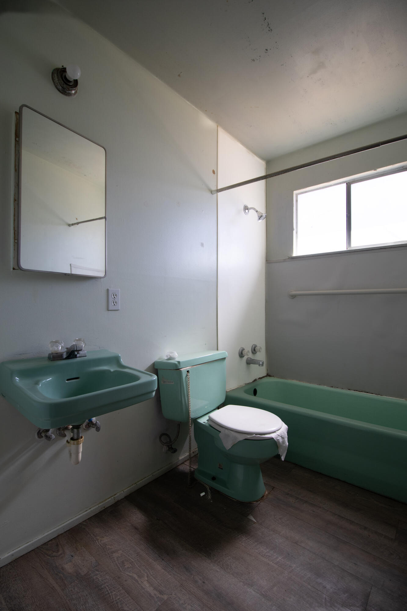877 E Thurman Ave, Porterville, CA 93257