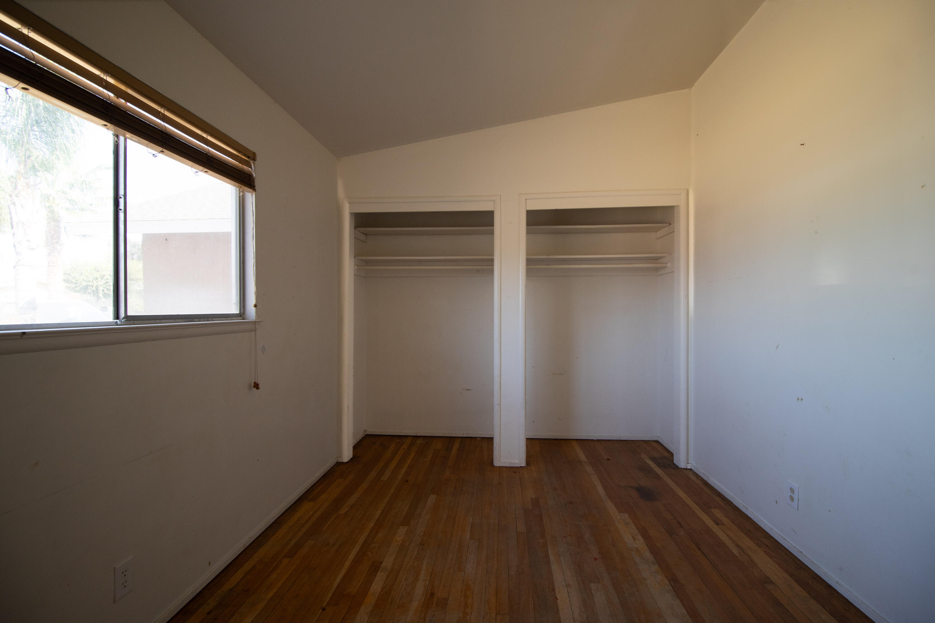 877 E Thurman Ave, Porterville, CA 93257