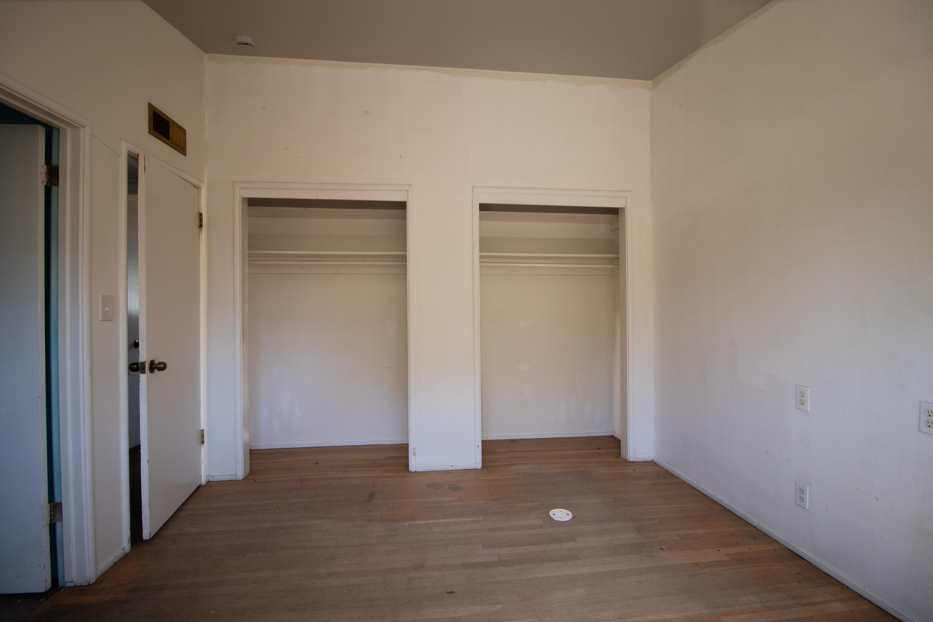 877 E Thurman Ave, Porterville, CA 93257