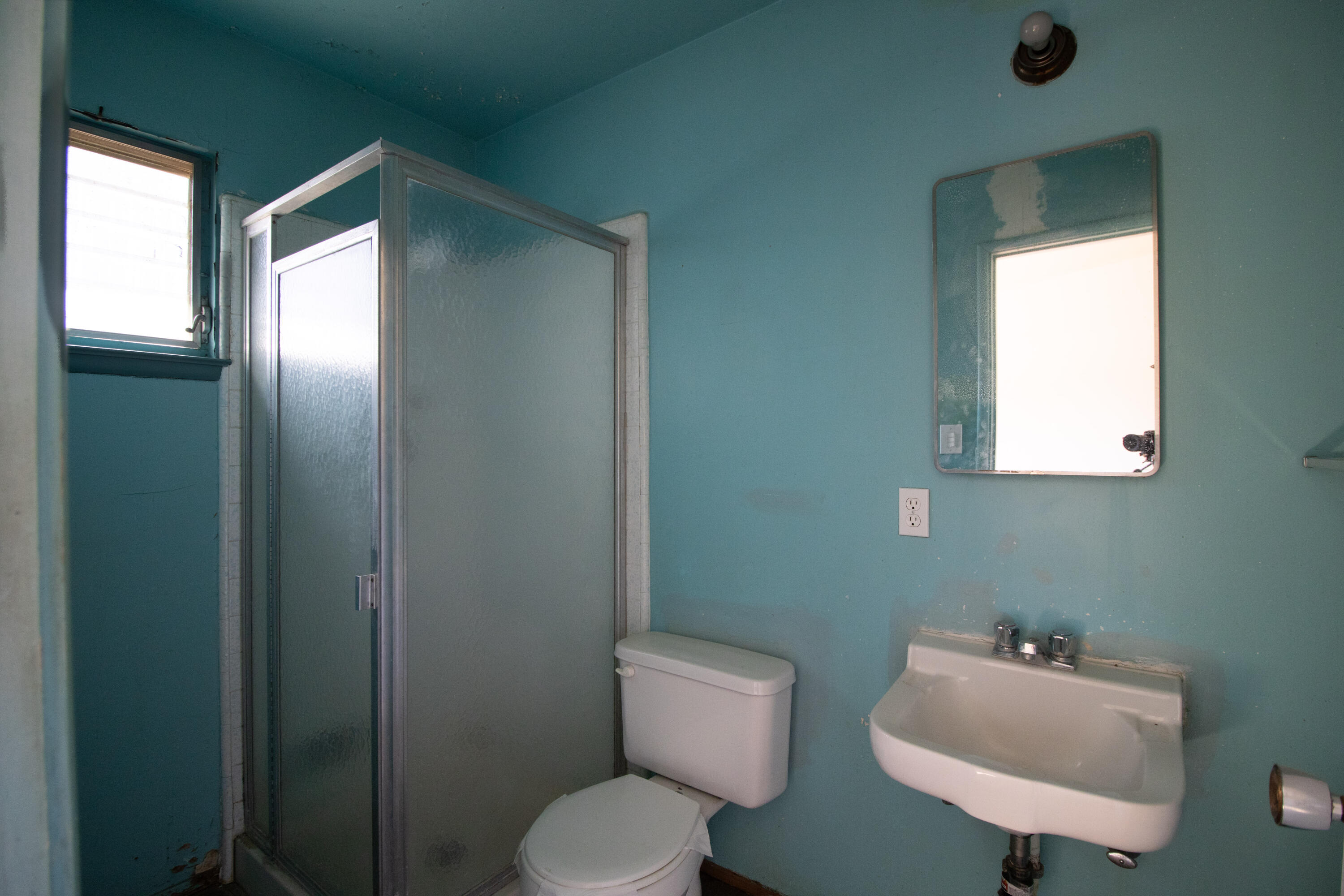 877 E Thurman Ave, Porterville, CA 93257