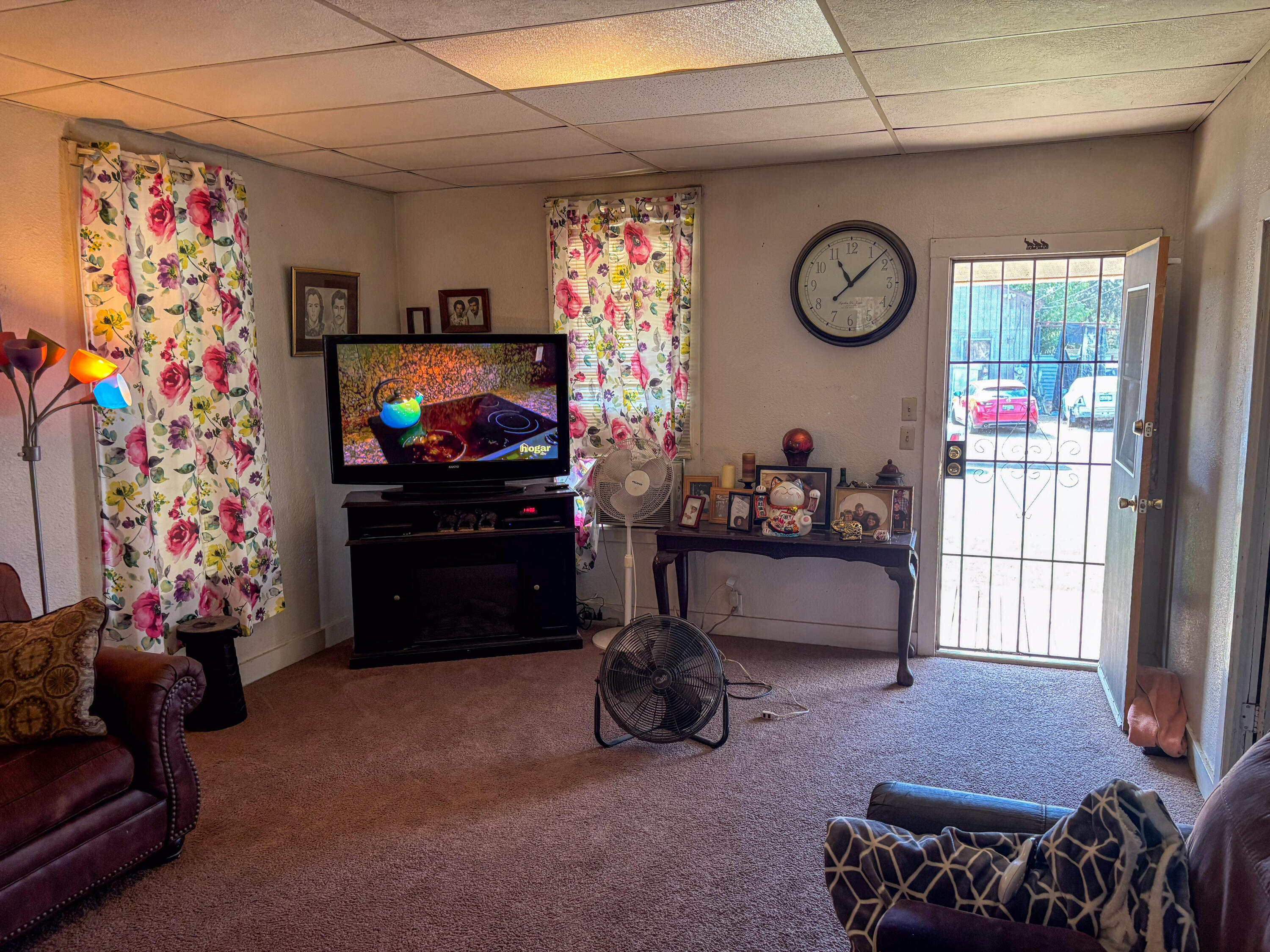 1093 E Academy Way, Dinuba, CA 93618
