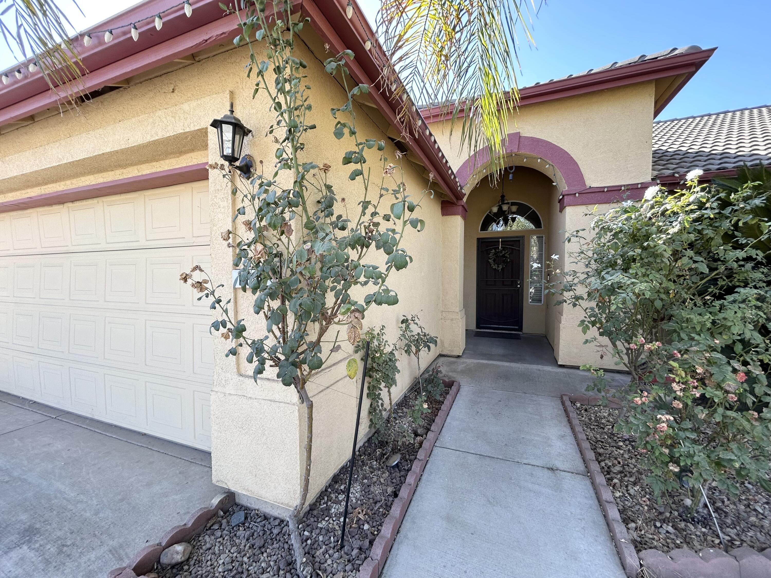 1877 W Nancy Ave, Porterville, CA 93257