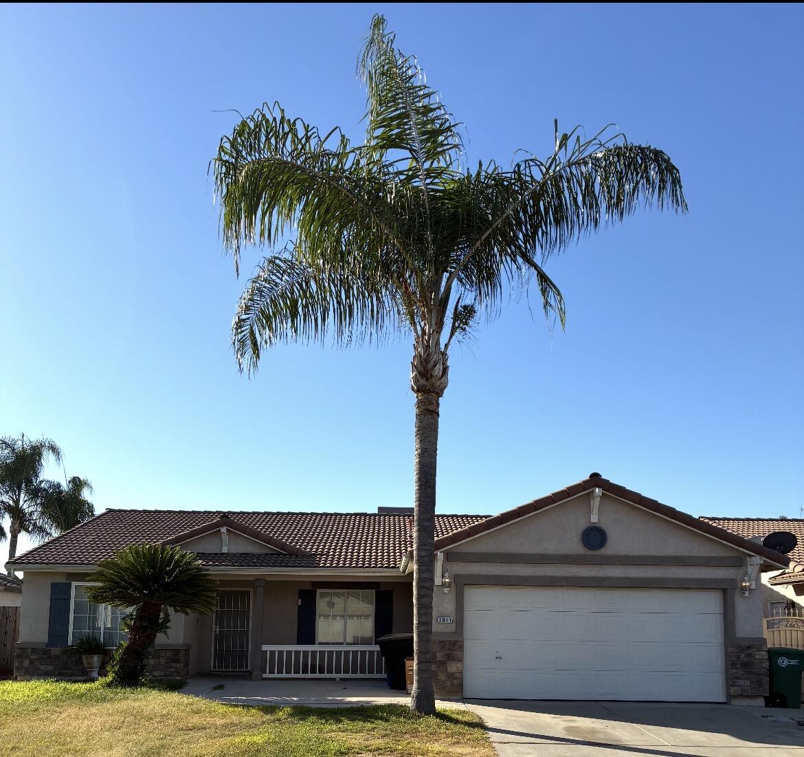 1911 W Pioneer Ave Ave, Porterville, CA 93257