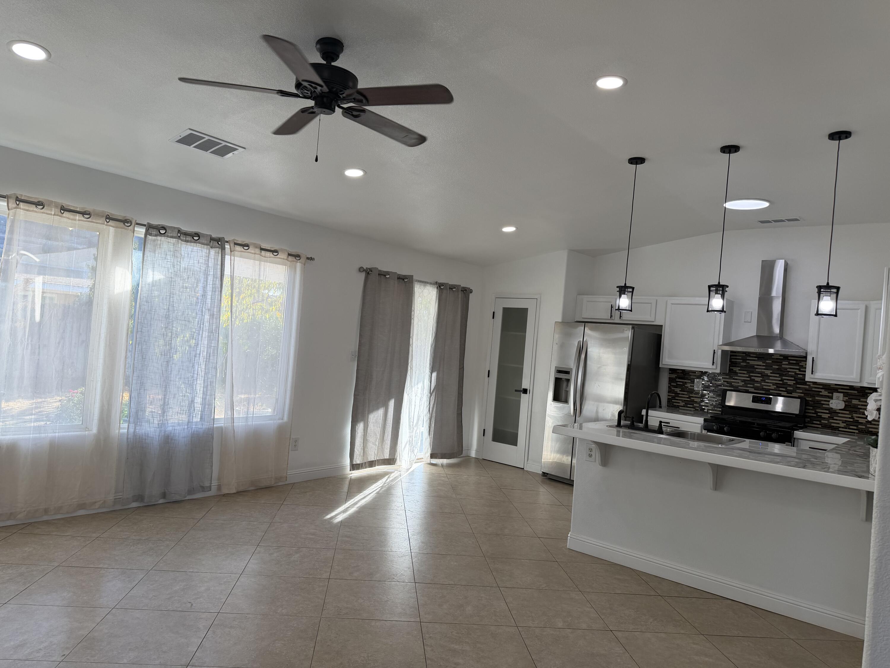 1911 W Pioneer Ave Ave, Porterville, CA 93257