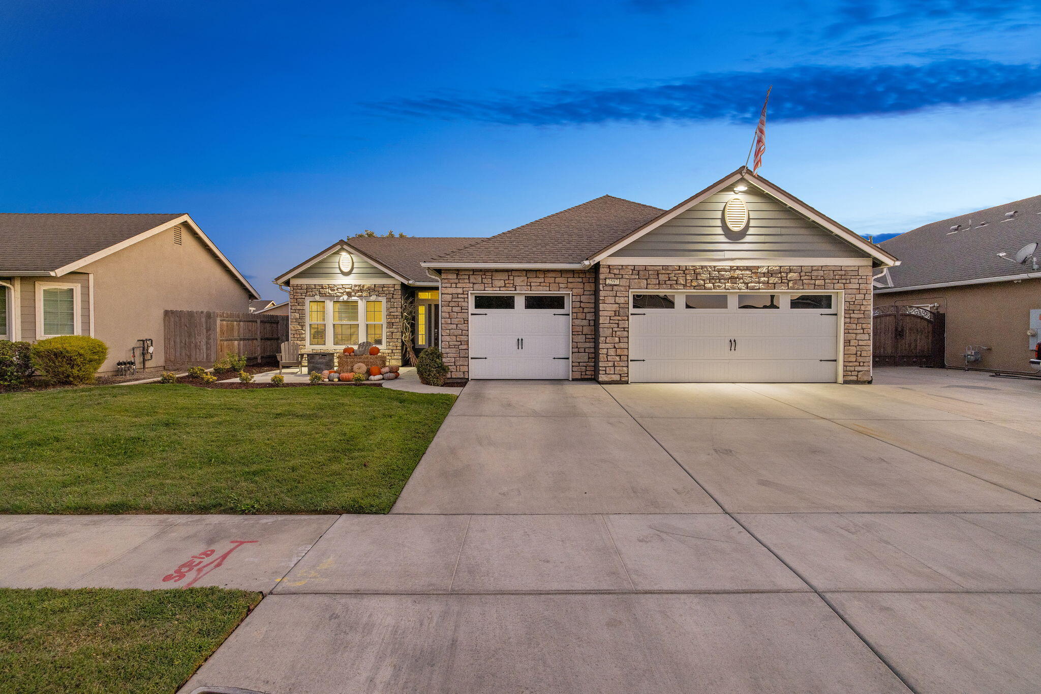 2597 Ship Rock Ave, Tulare, CA 93274