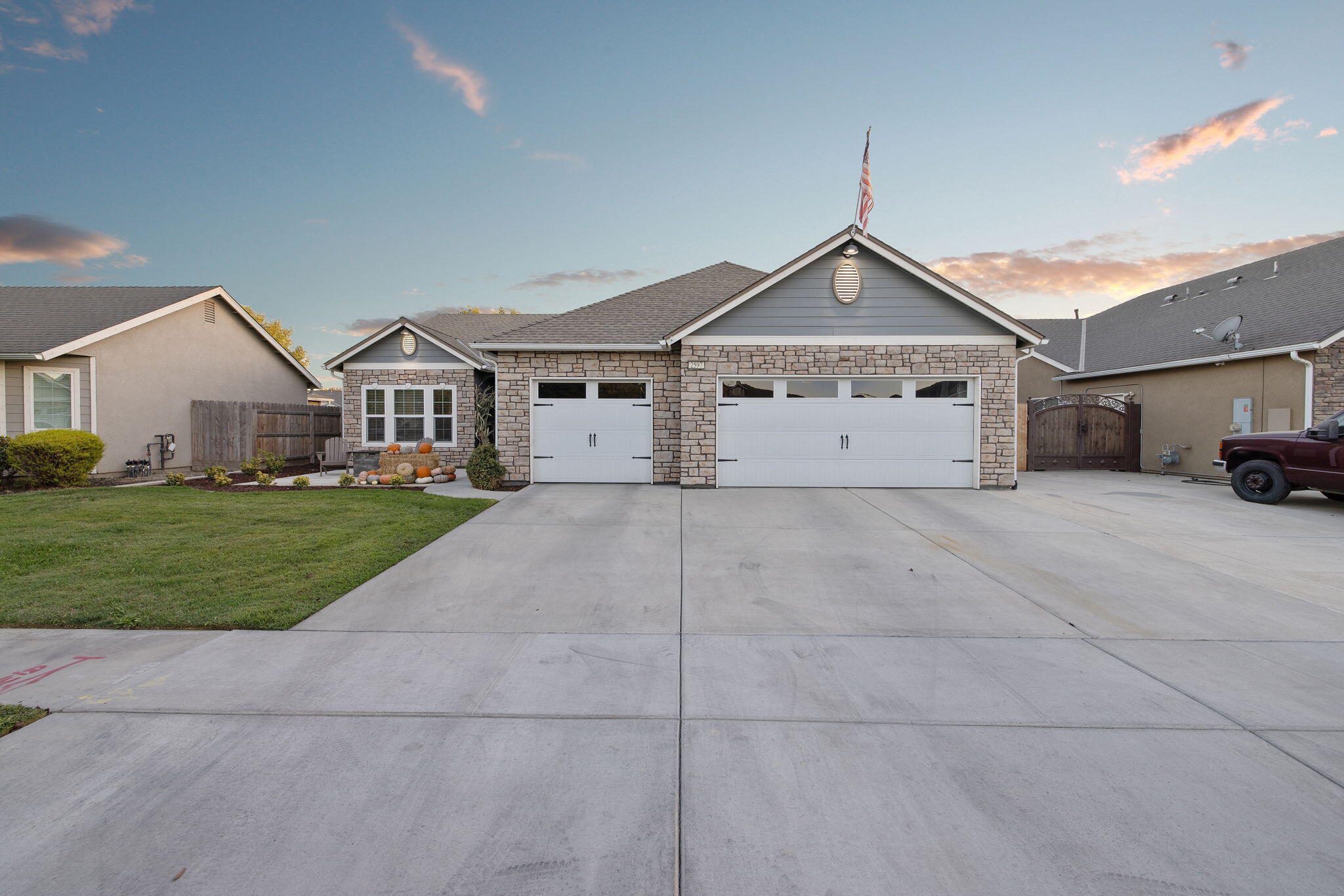 2597 Ship Rock Ave, Tulare, CA 93274