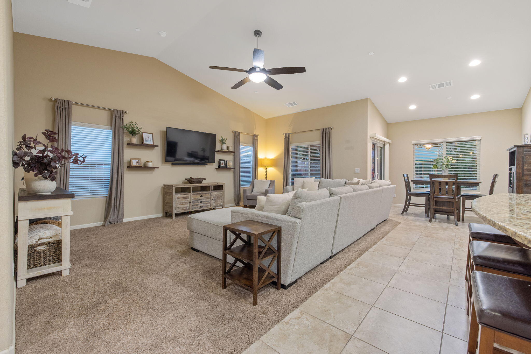 2597 Ship Rock Ave, Tulare, CA 93274