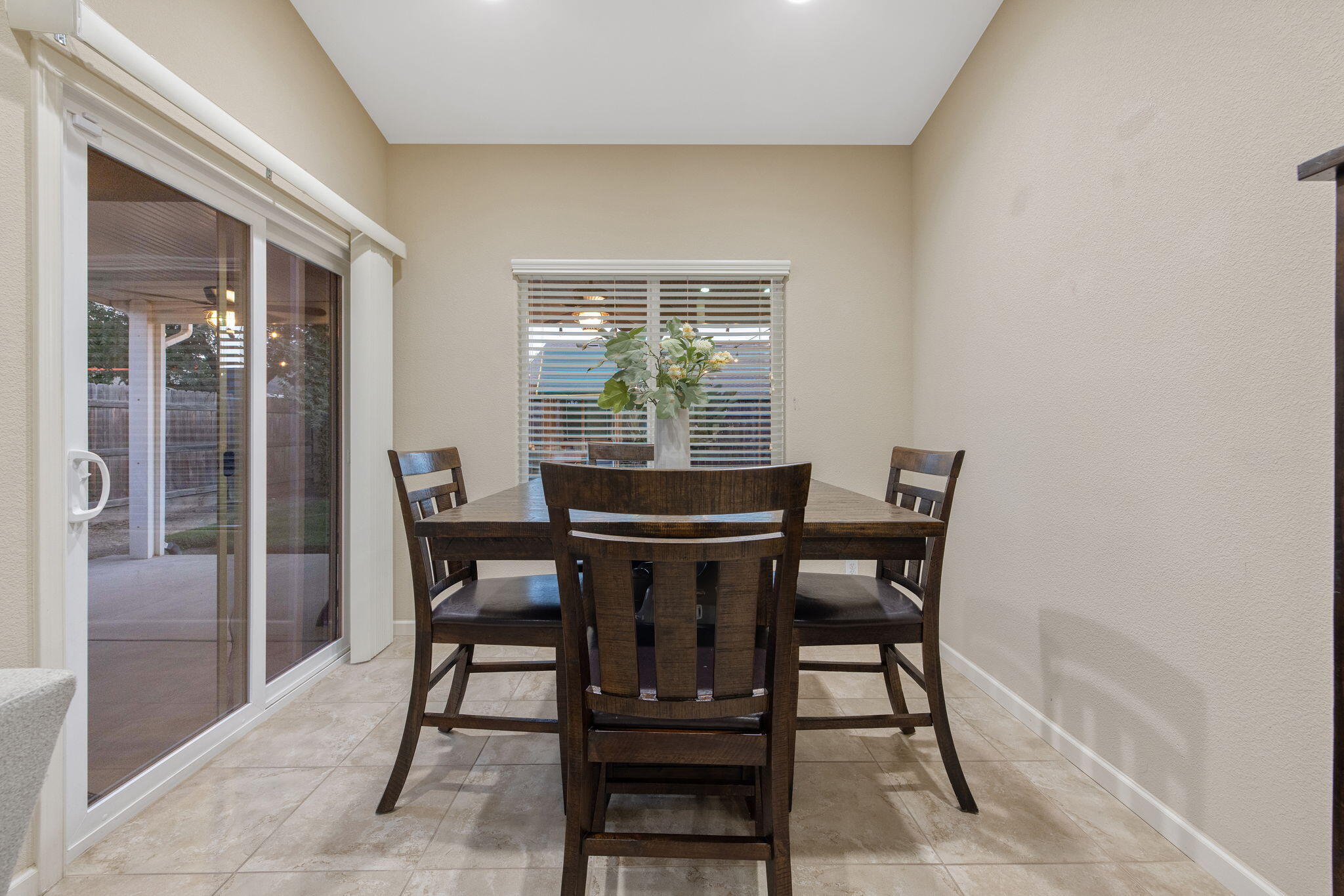 2597 Ship Rock Ave, Tulare, CA 93274