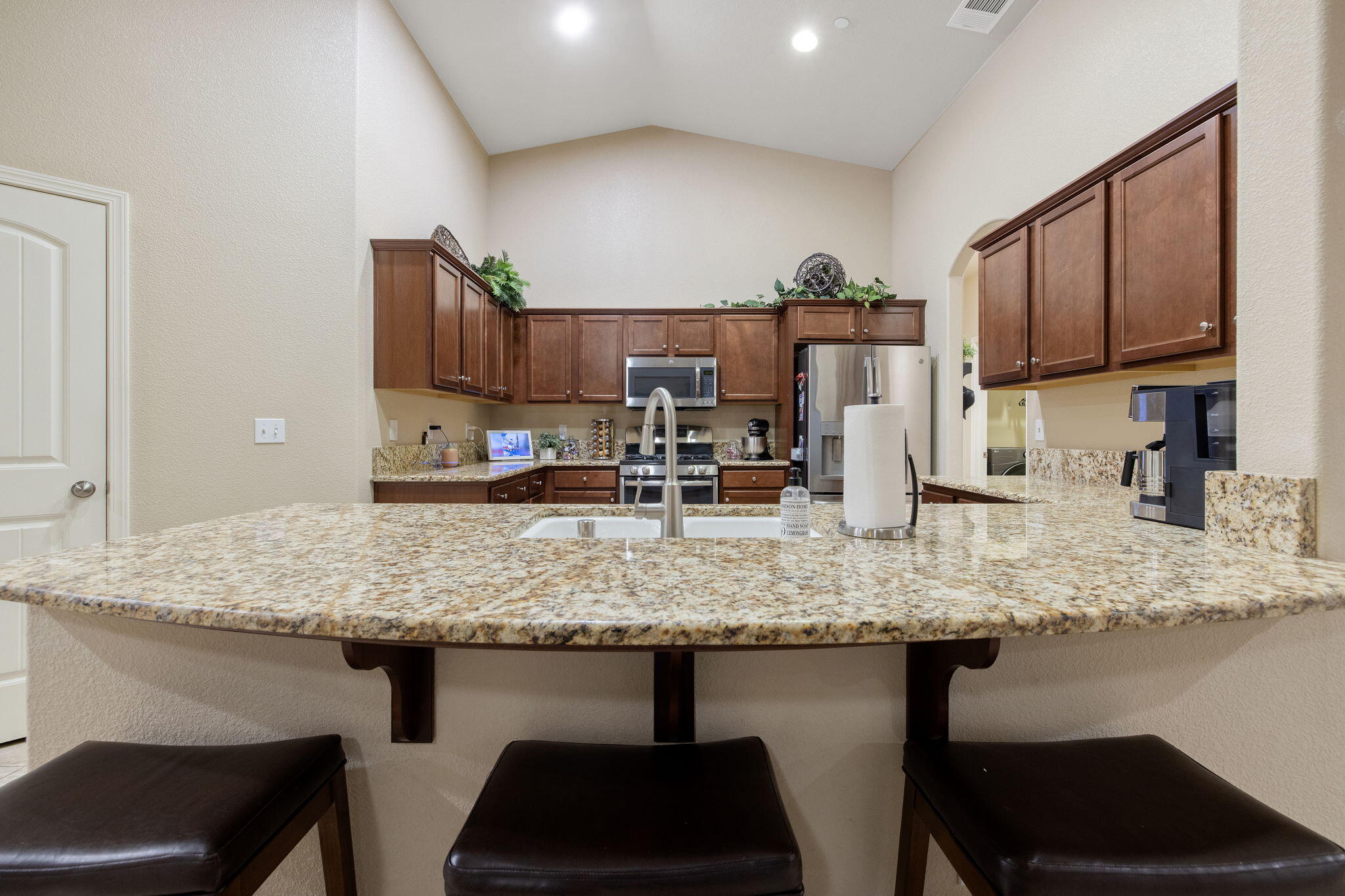 2597 Ship Rock Ave, Tulare, CA 93274