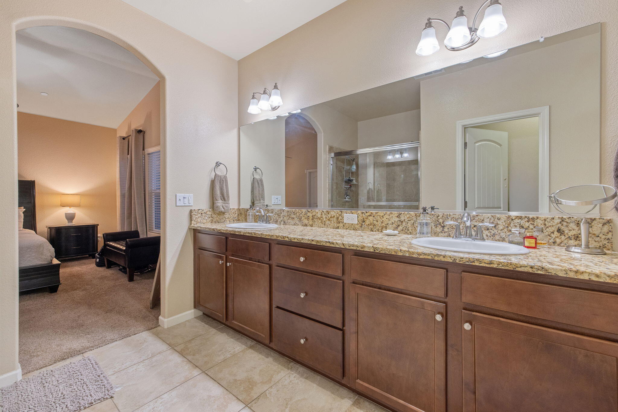 2597 Ship Rock Ave, Tulare, CA 93274