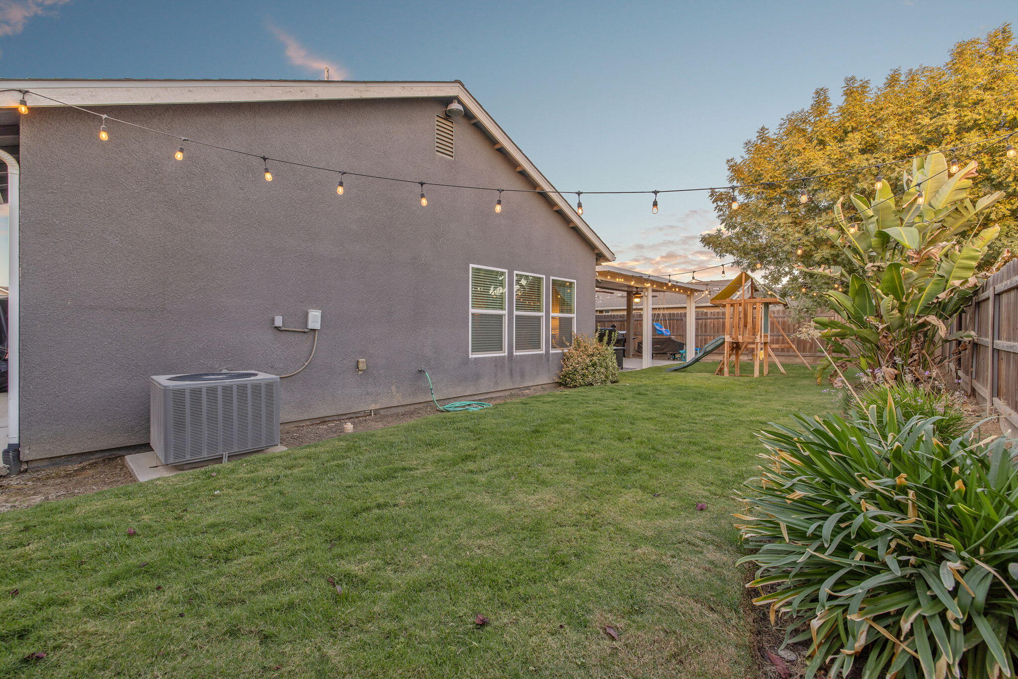 2597 Ship Rock Ave, Tulare, CA 93274