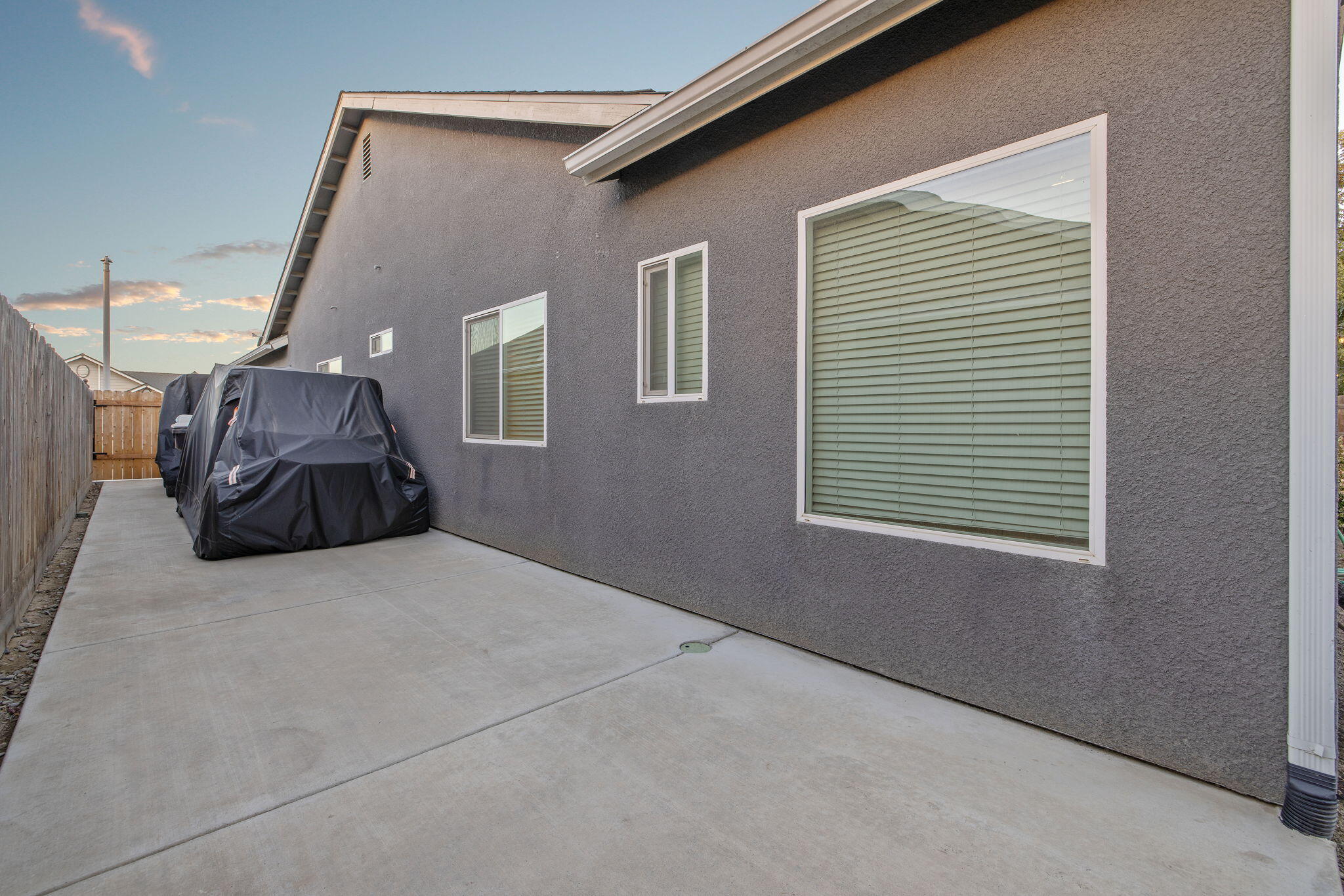 2597 Ship Rock Ave, Tulare, CA 93274