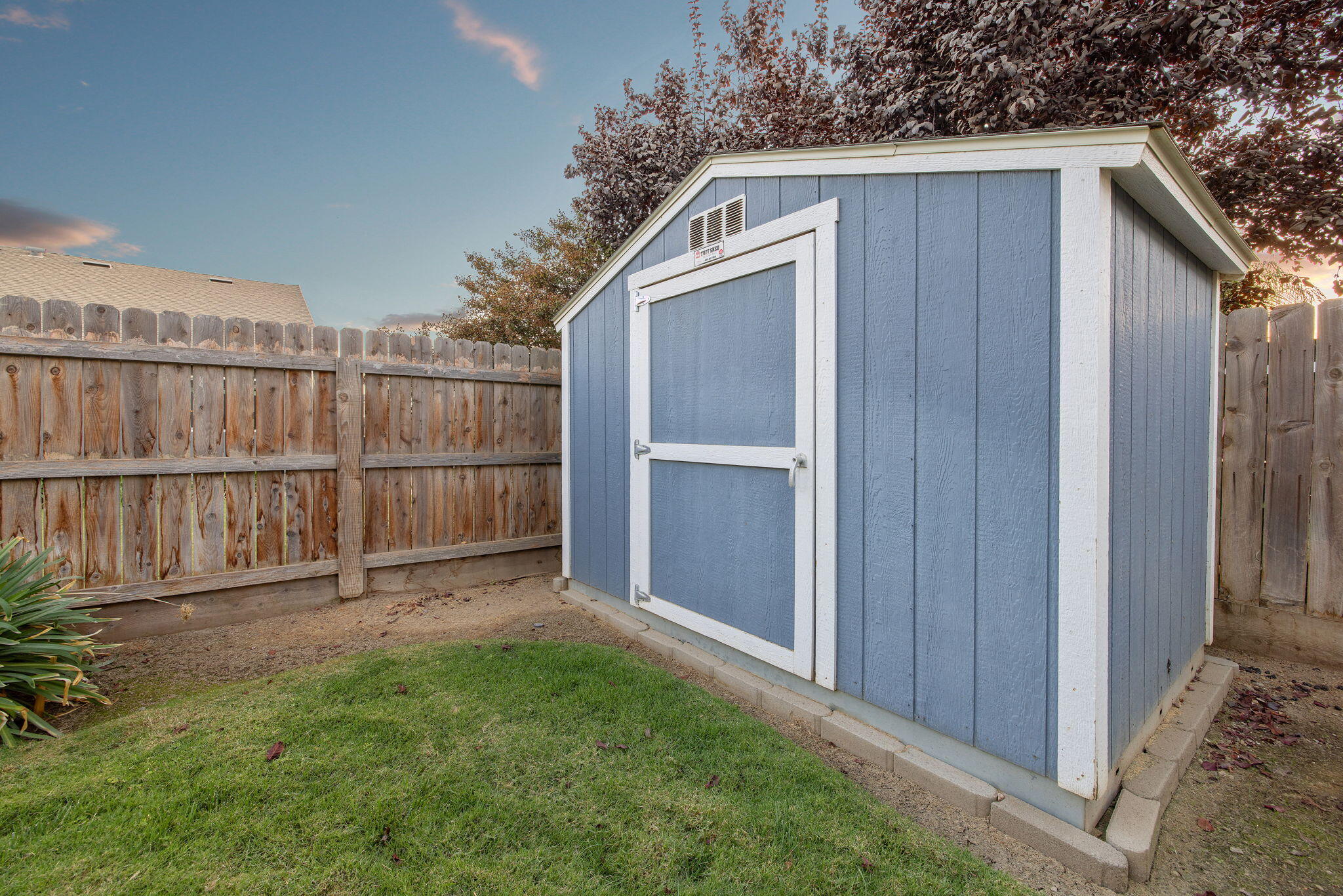 2597 Ship Rock Ave, Tulare, CA 93274