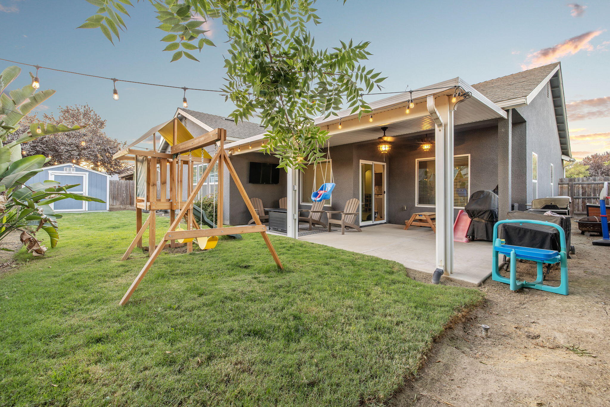 2597 Ship Rock Ave, Tulare, CA 93274