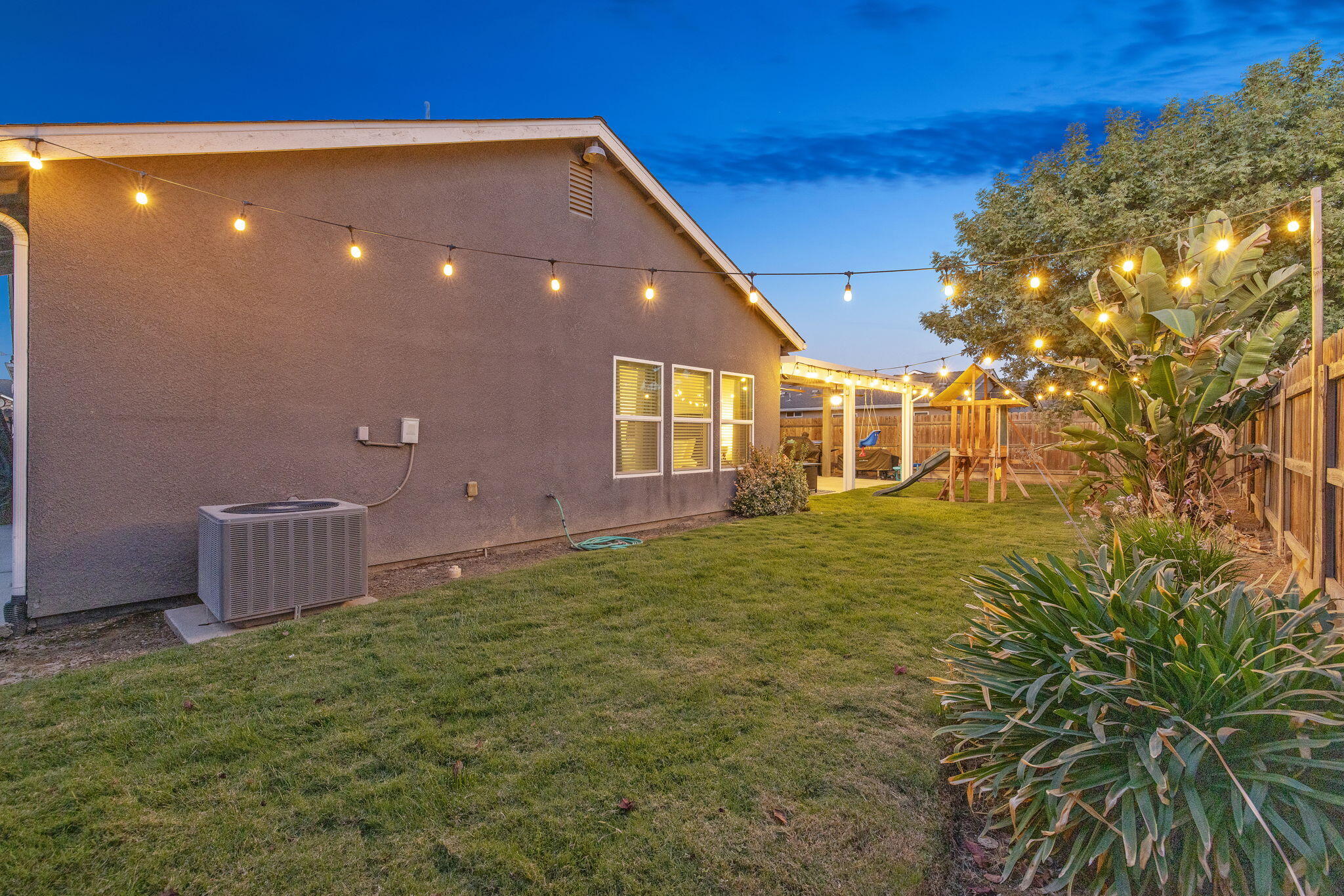2597 Ship Rock Ave, Tulare, CA 93274
