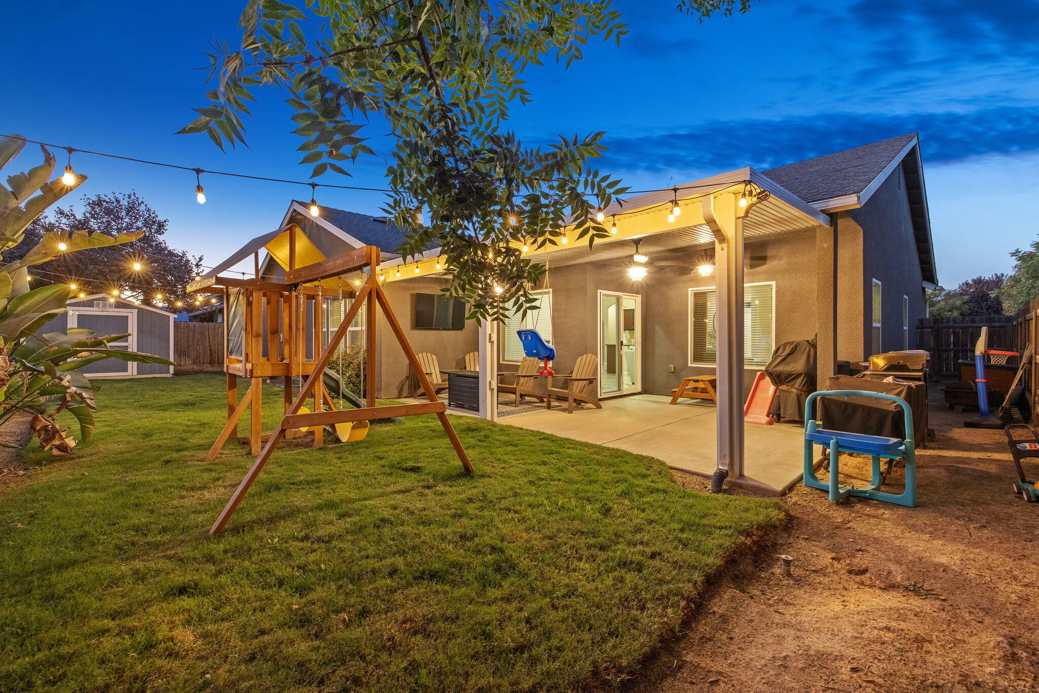 2597 Ship Rock Ave, Tulare, CA 93274