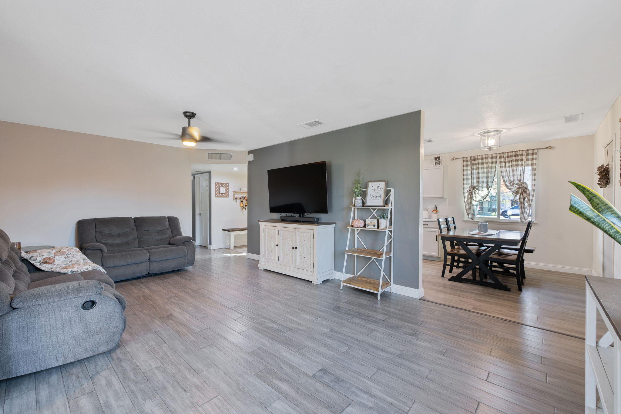 1447 S Thomas St, Visalia, CA 93292