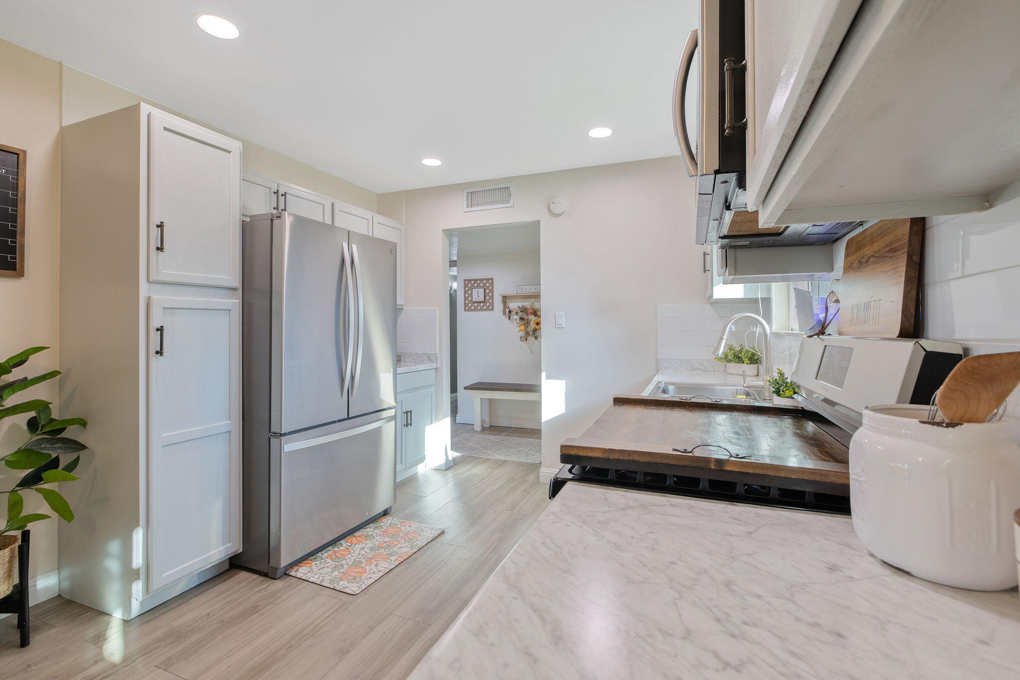 1447 S Thomas St, Visalia, CA 93292