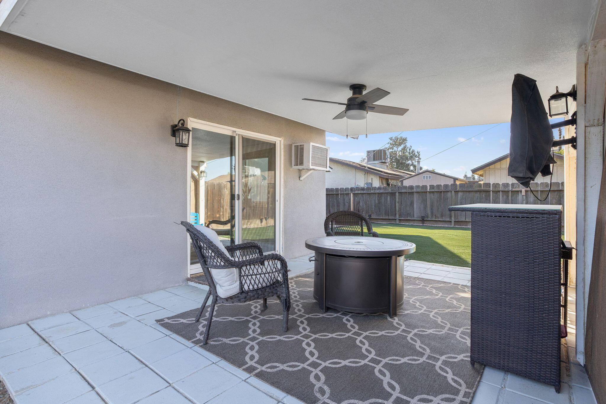 1447 S Thomas St, Visalia, CA 93292