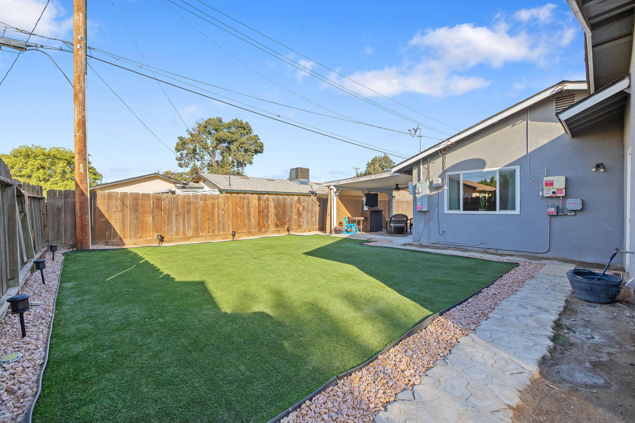 1447 S Thomas St, Visalia, CA 93292